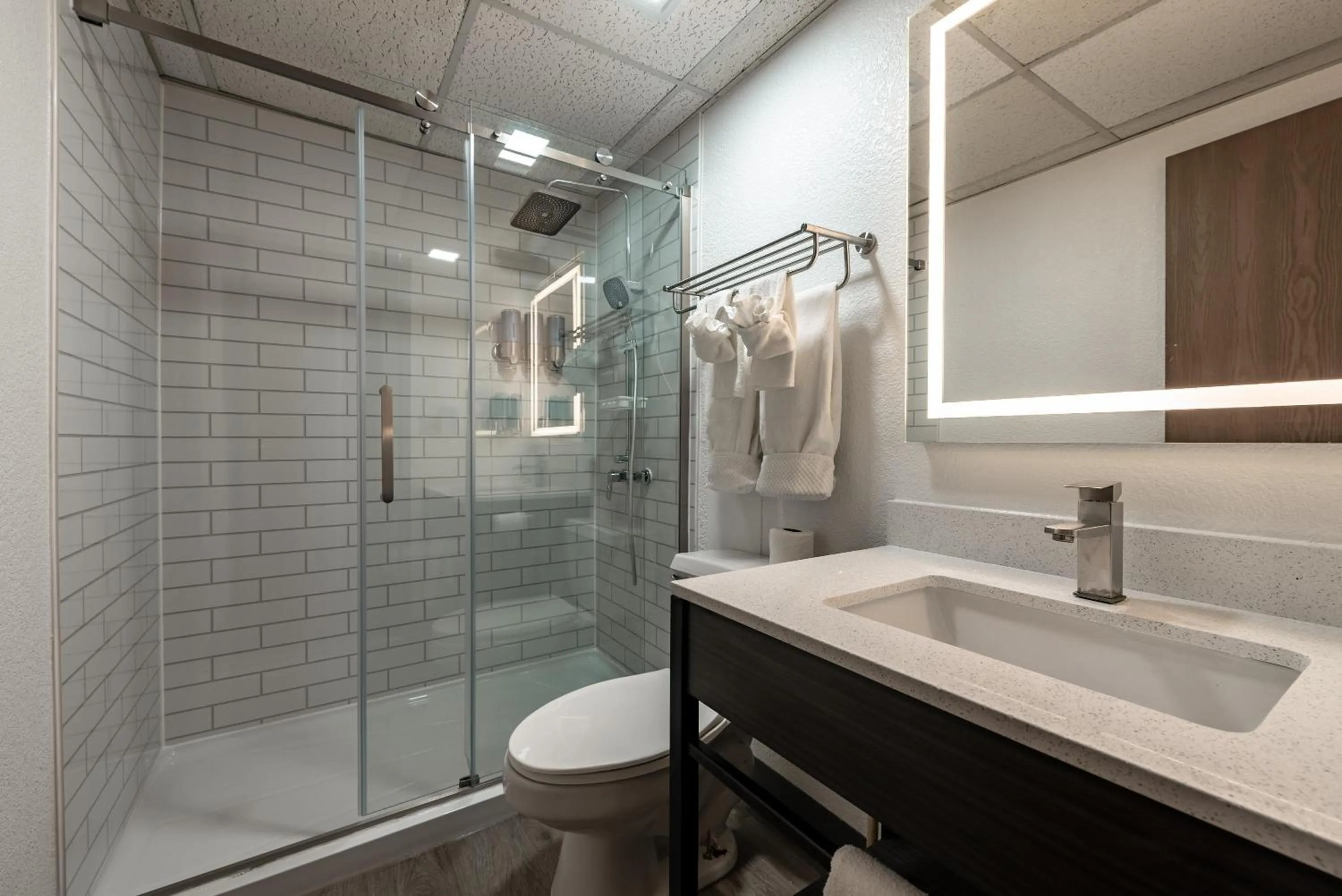 Bathroom in Studio 6 Limon, CO I 70