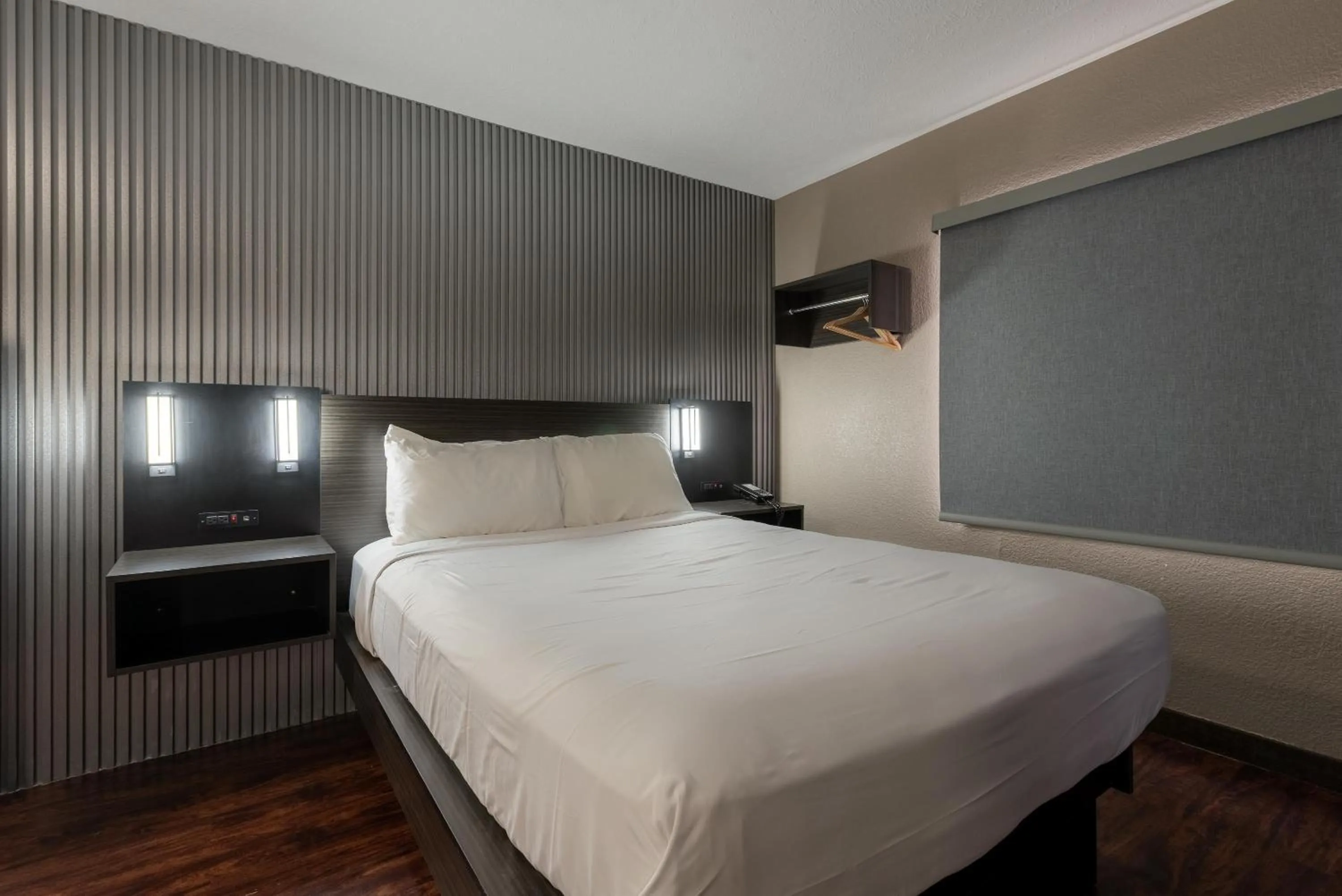 Photo of the whole room, Bed in Studio 6 Limon, CO I 70