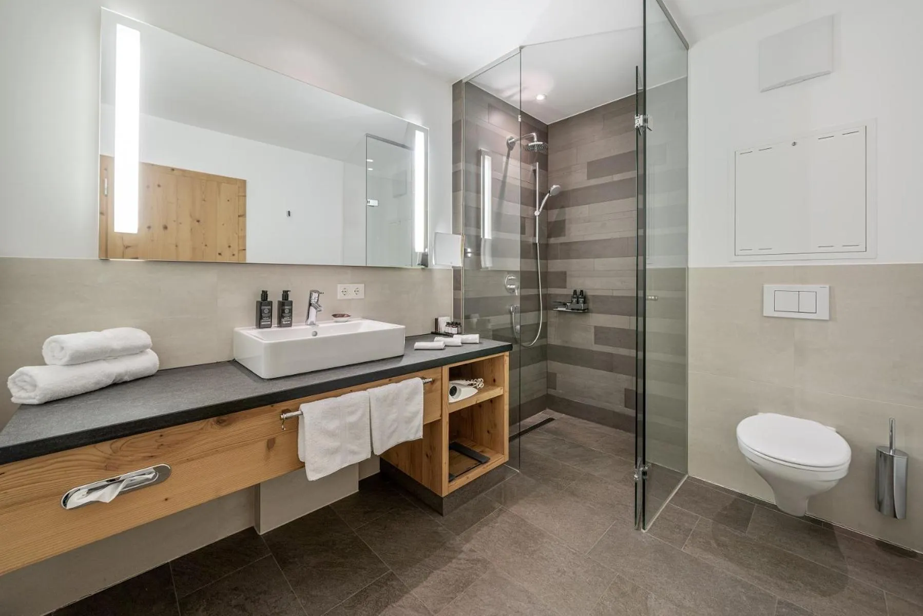 Bathroom in Gletscherblick- serviced apartments