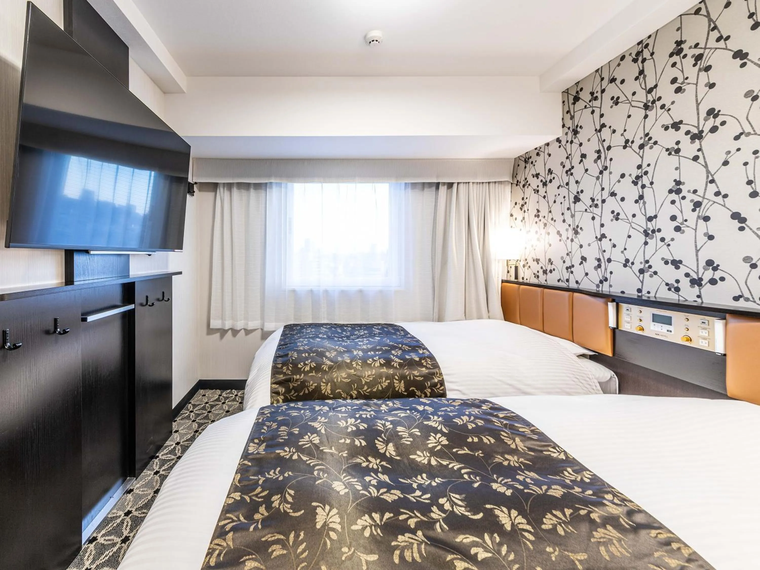Photo of the whole room, Bed in APA Hotel & Resort Ryogoku Ekimae Tower