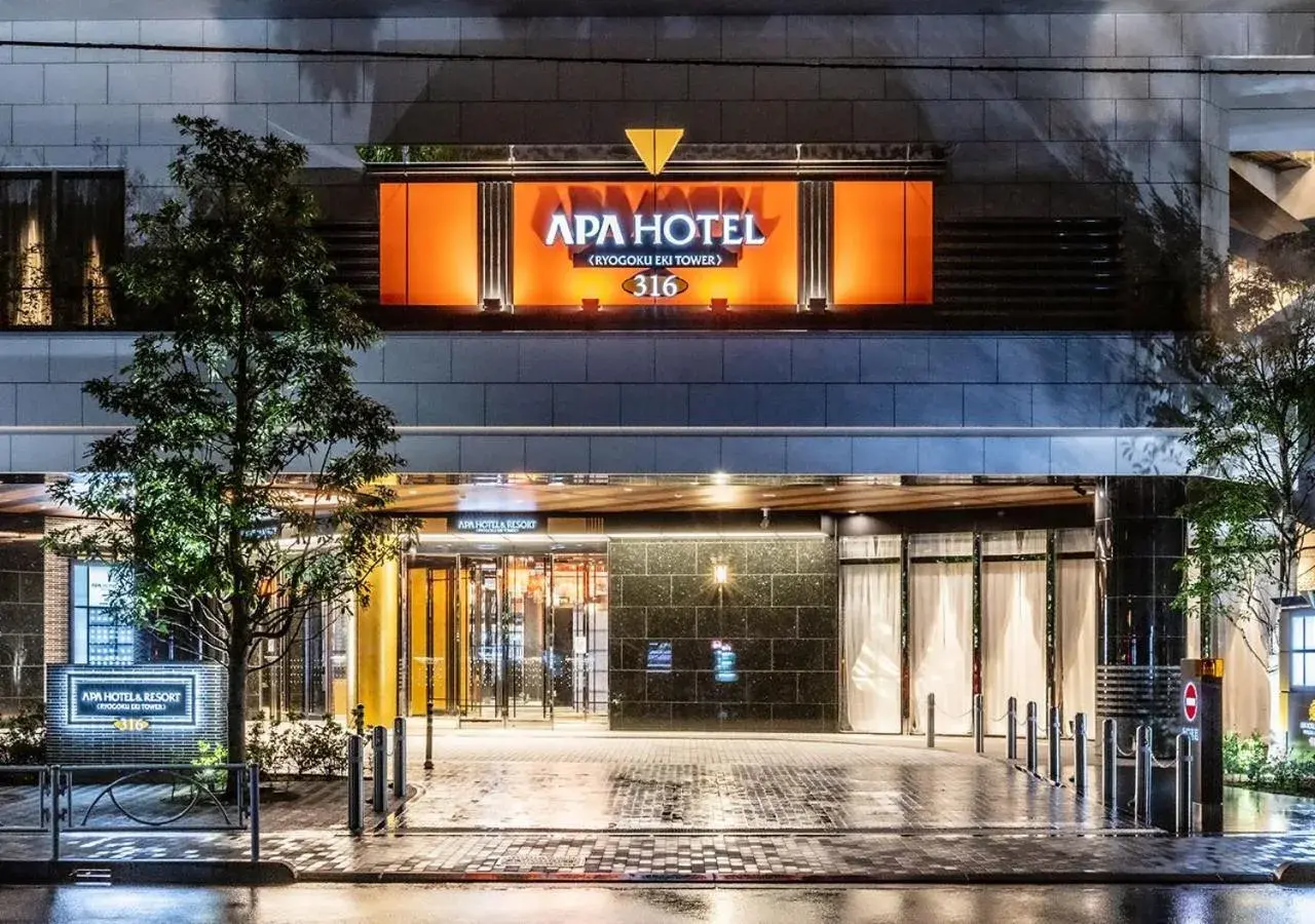 Facade/entrance in APA Hotel & Resort Ryogoku Eki Tower Facade/entrance in APA Hotel & Resort Ryogoku Eki Tower