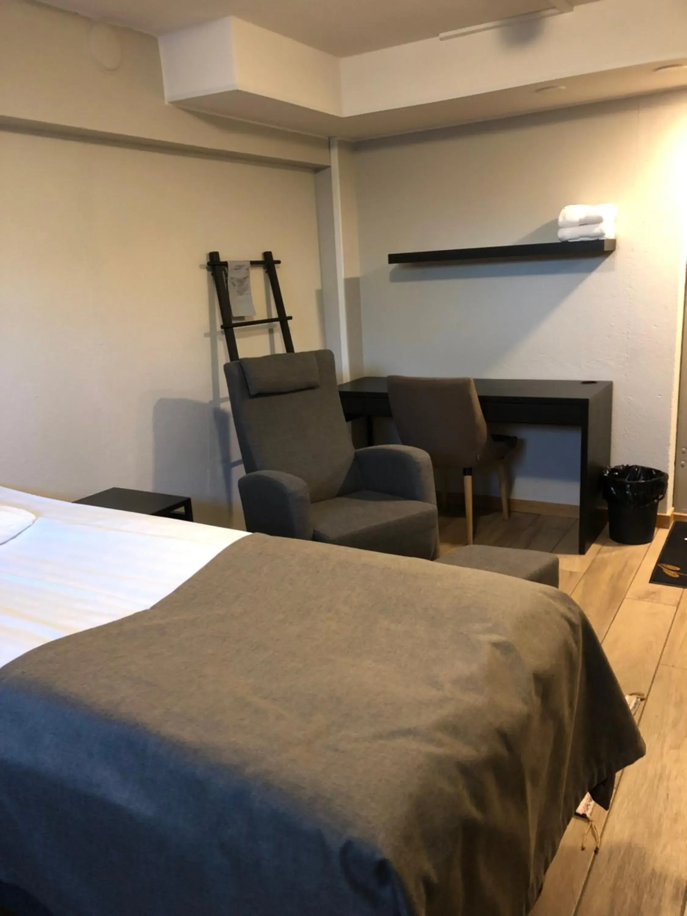 Twin Room with Private External Bathroom - single occupancy in HOSTEL TOIVOLA Twin Room with Private External Bathroom - single occupancy in HOSTEL TOIVOLA