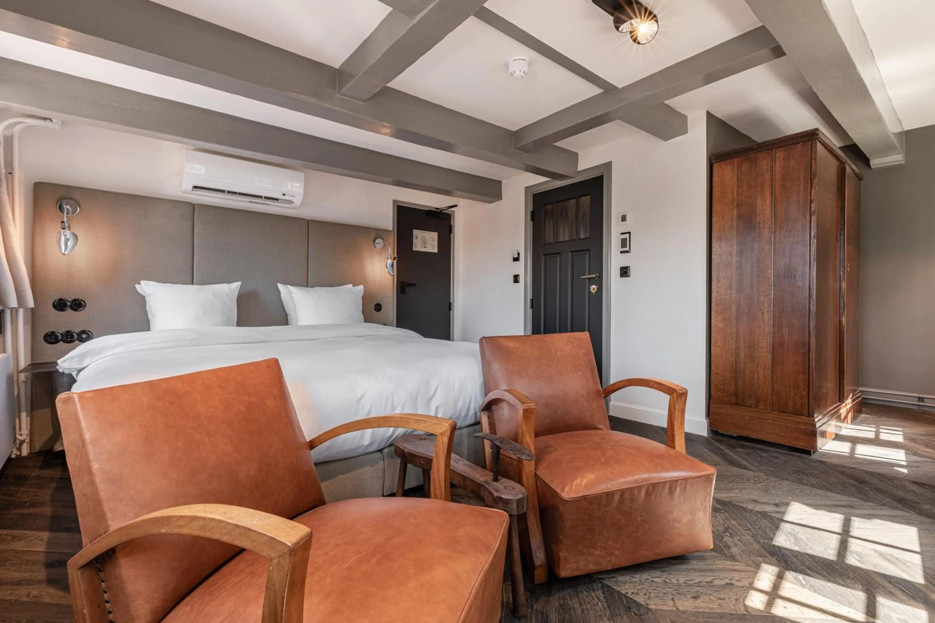 Photo of the whole room, Bed in Boutique Hotel The Craftsmen