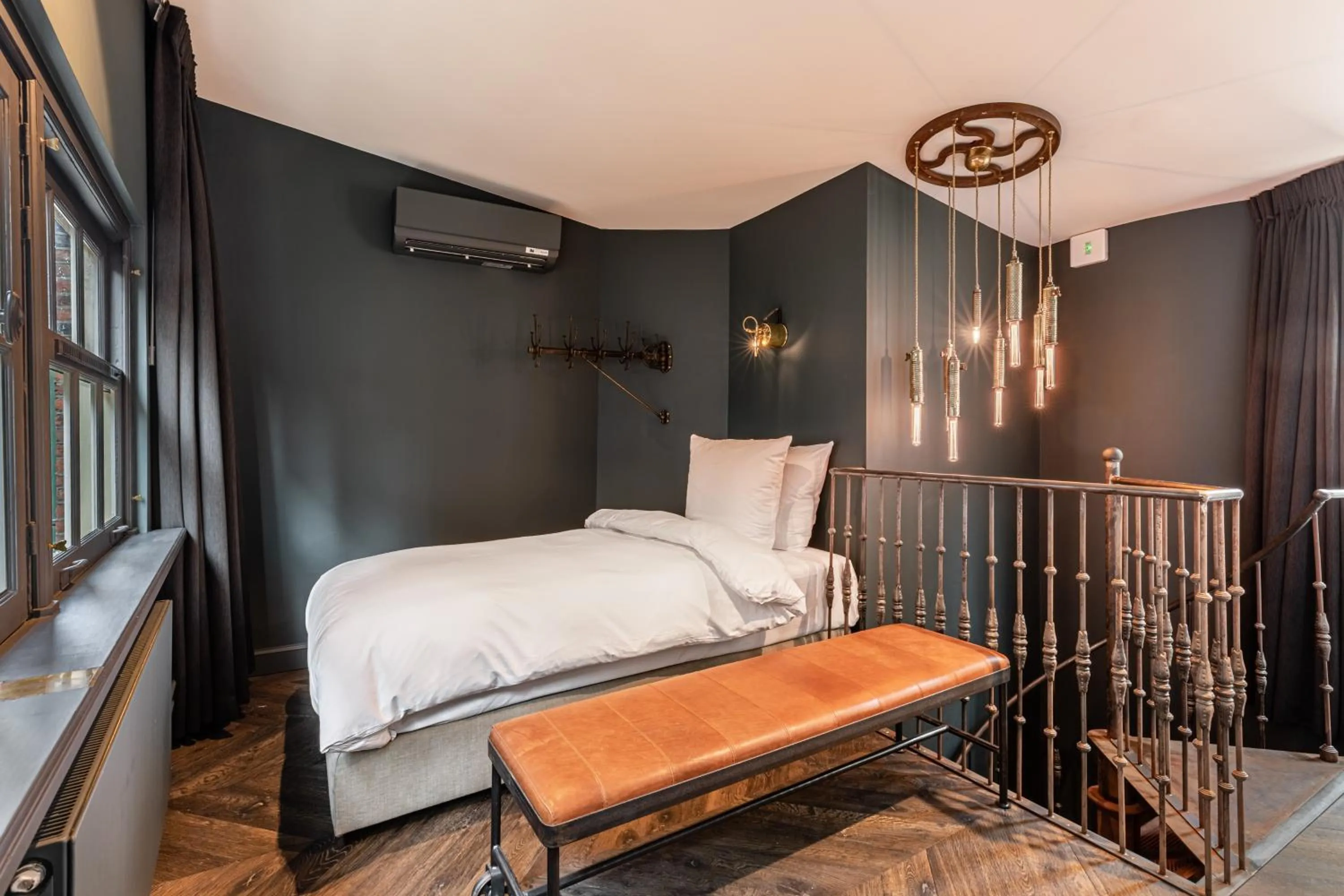 Other, Bed in Boutique Hotel The Craftsmen