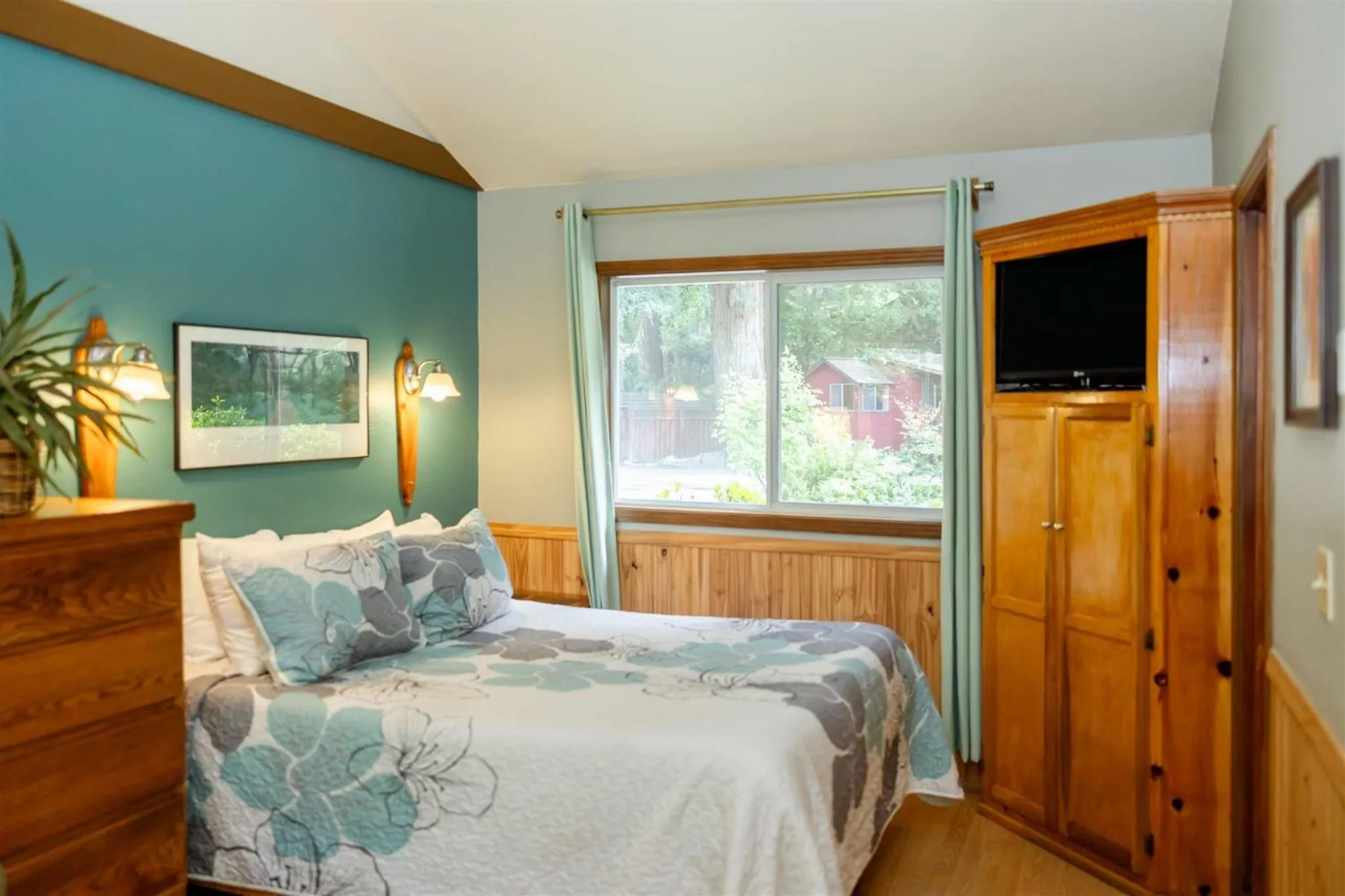 Bed in Fern River Resort