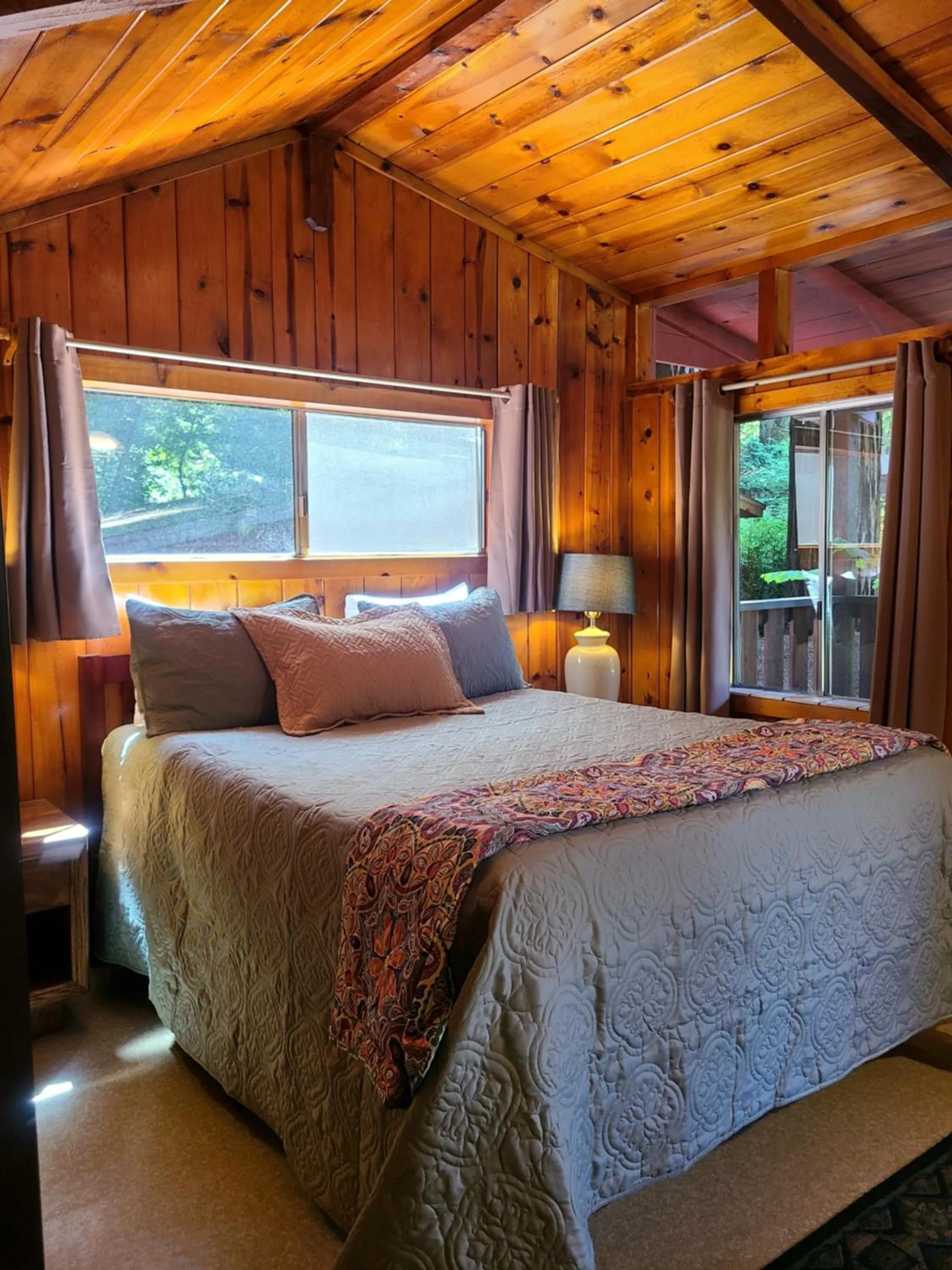 Bed in Fern River Resort