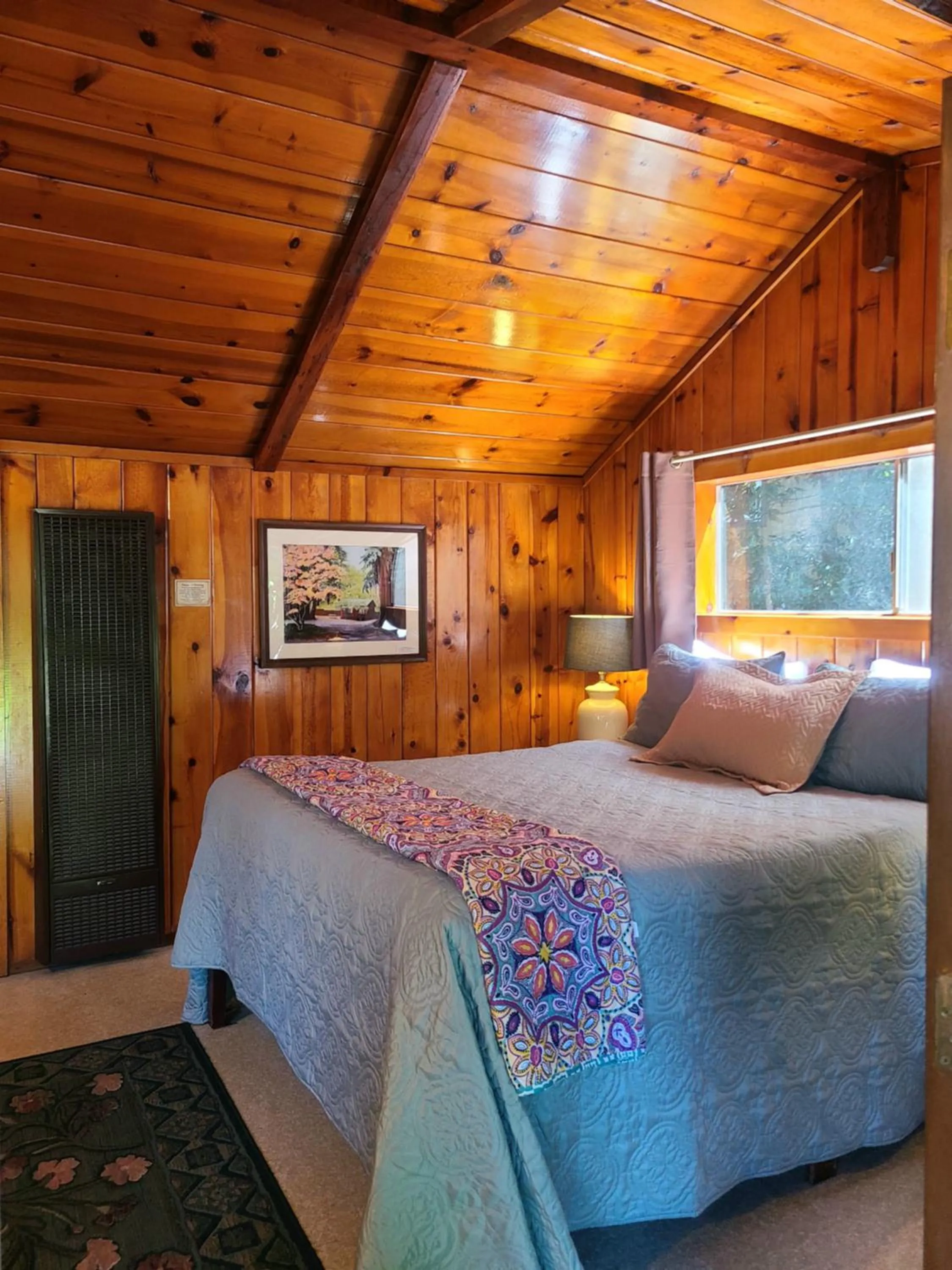 Bed in Fern River Resort