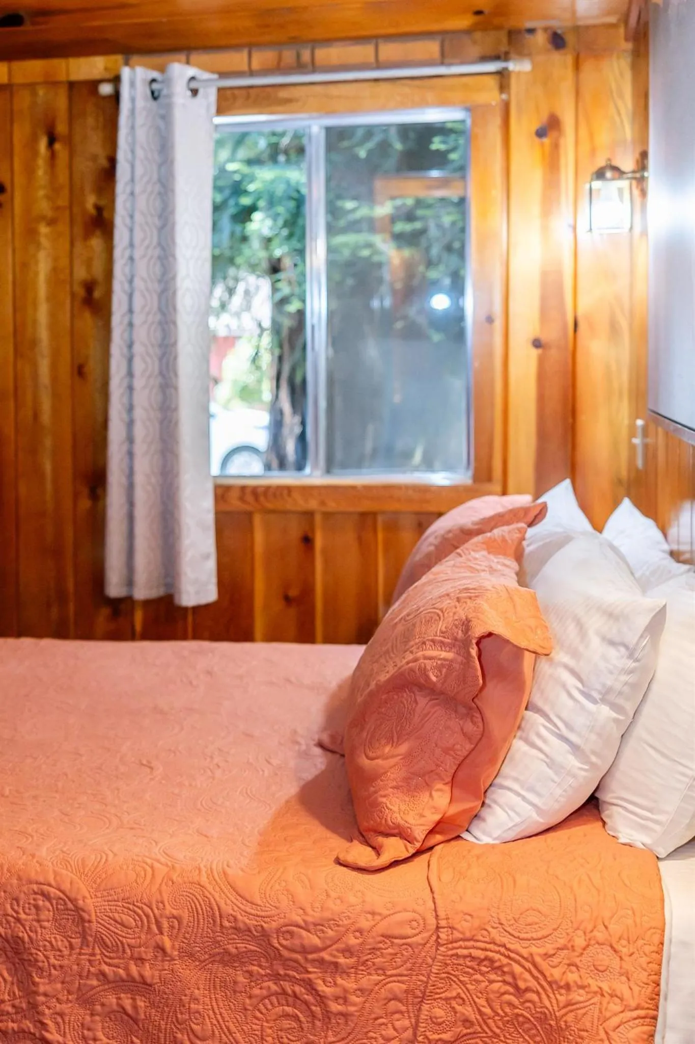 Bedroom, Bed in Fern River Resort