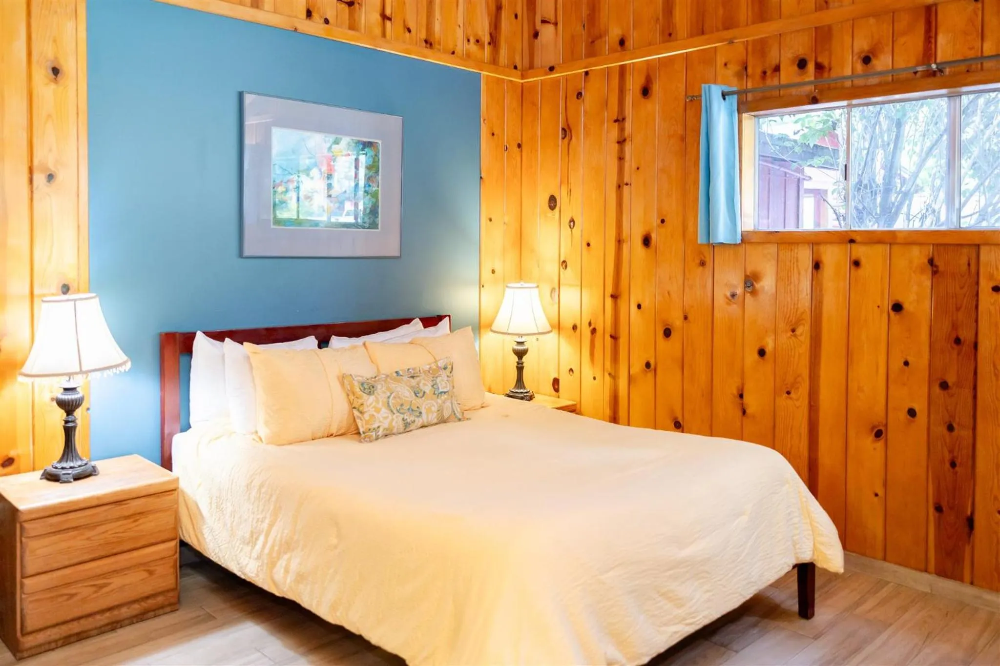 Bed in Fern River Resort