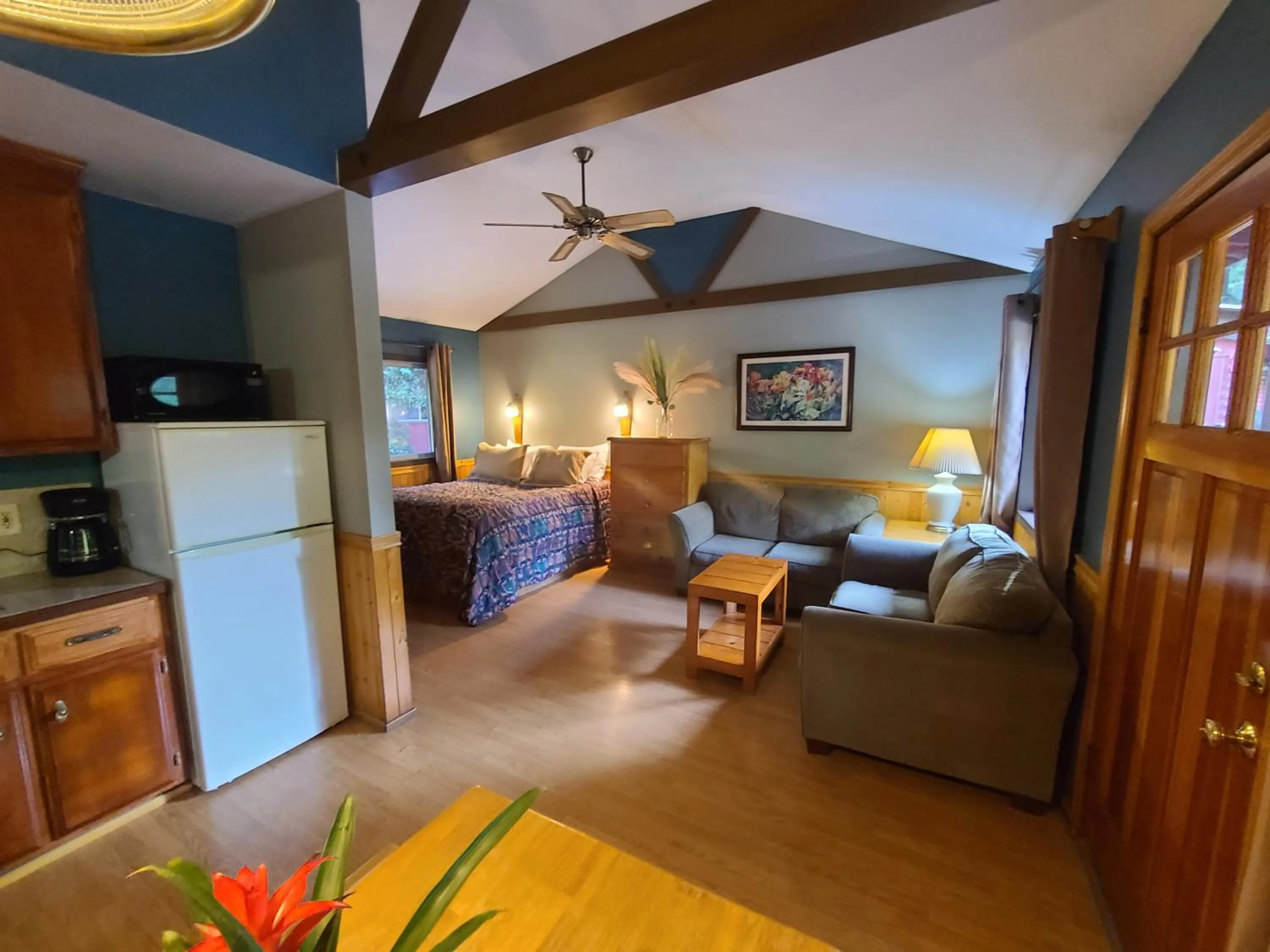 Kitchen or kitchenette in Fern River Resort