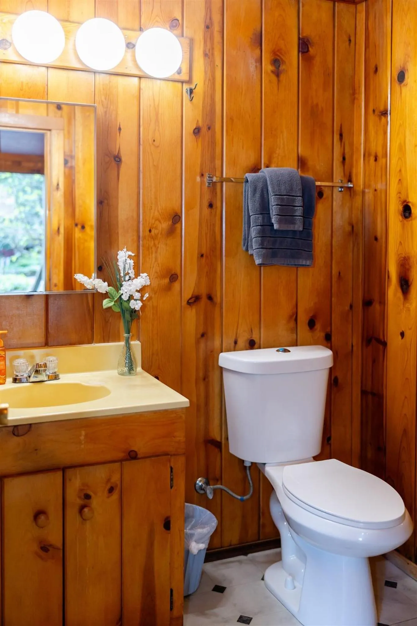 Bathroom in Fern River Resort