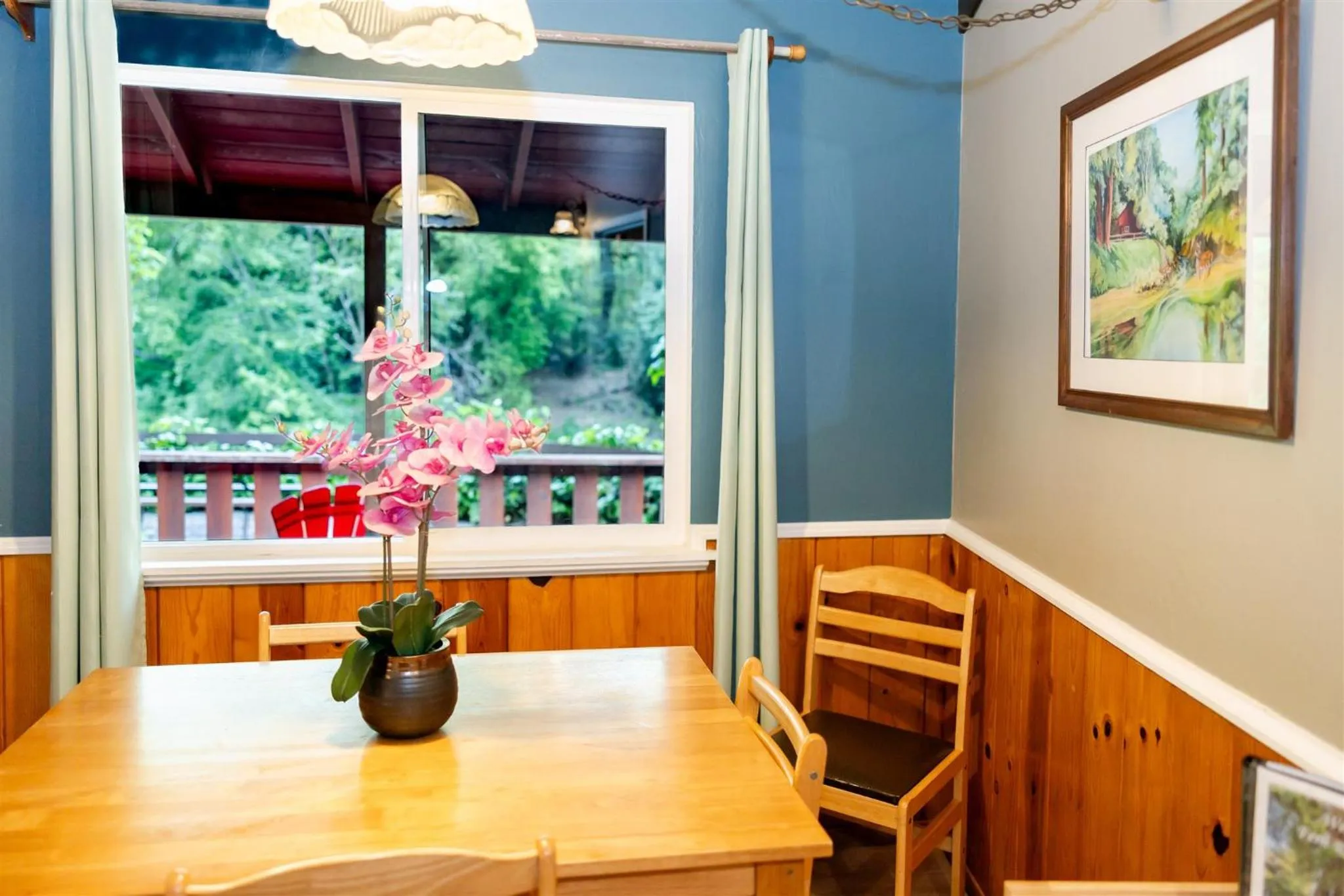 Dining area in Fern River Resort
