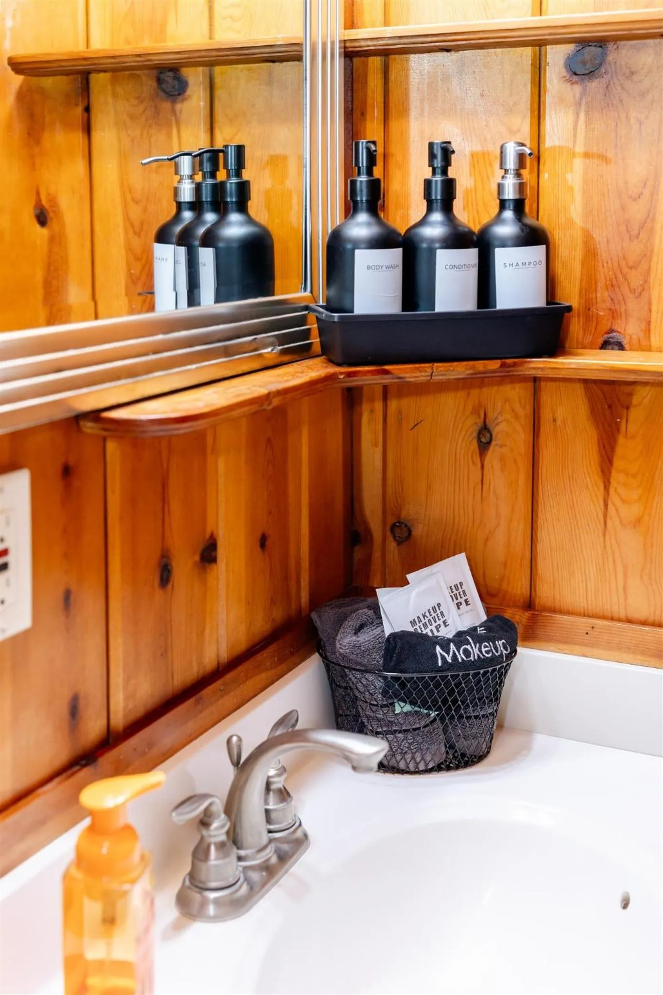 Bathroom in Fern River Resort
