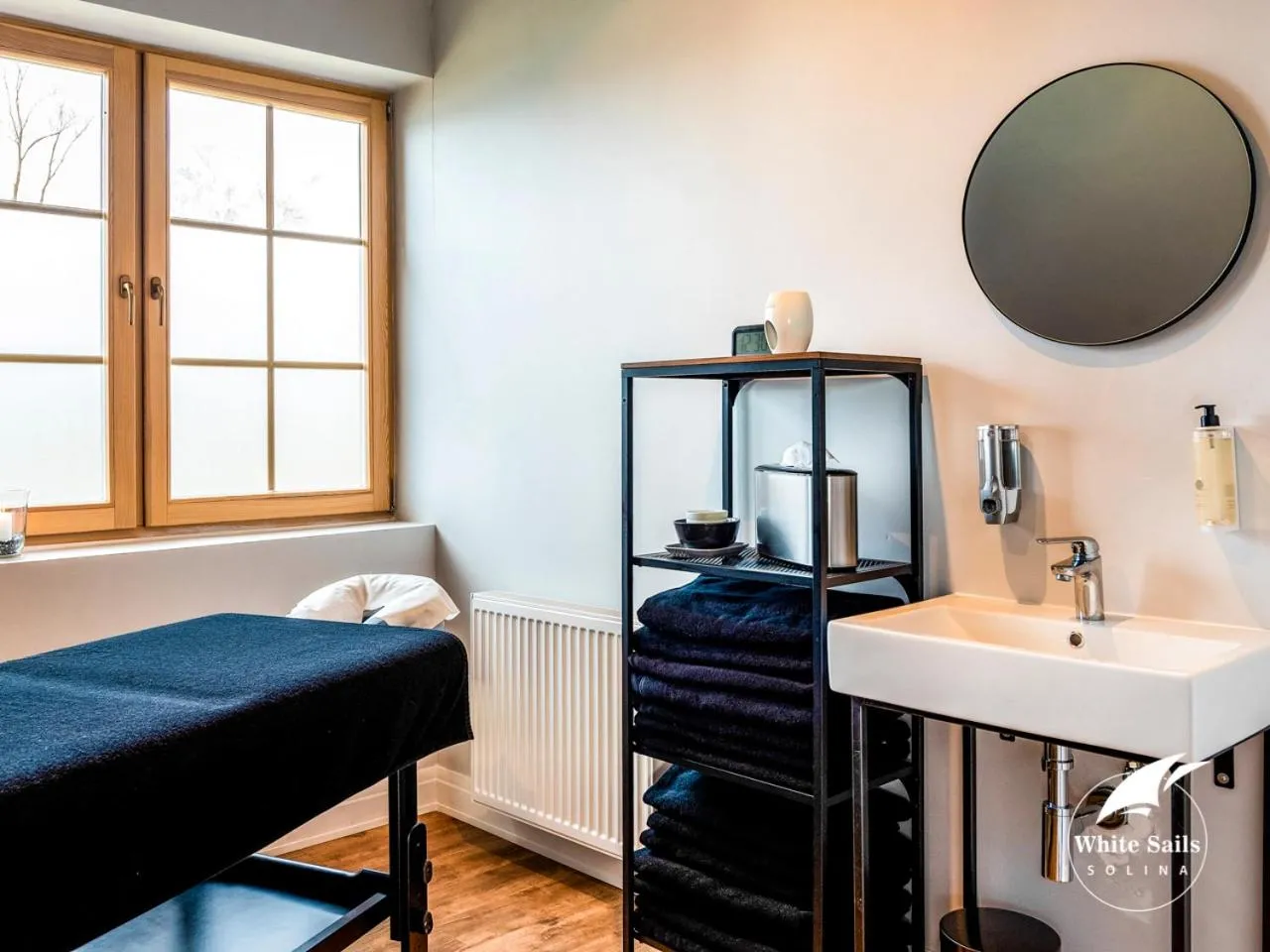 Massage, Bed in White Sails Solina