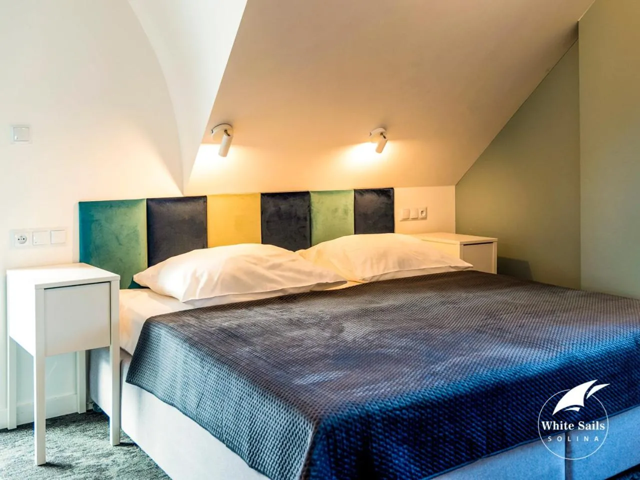 Bed in White Sails Solina