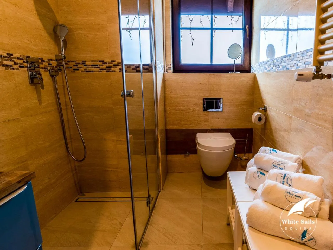 Shower in White Sails Solina