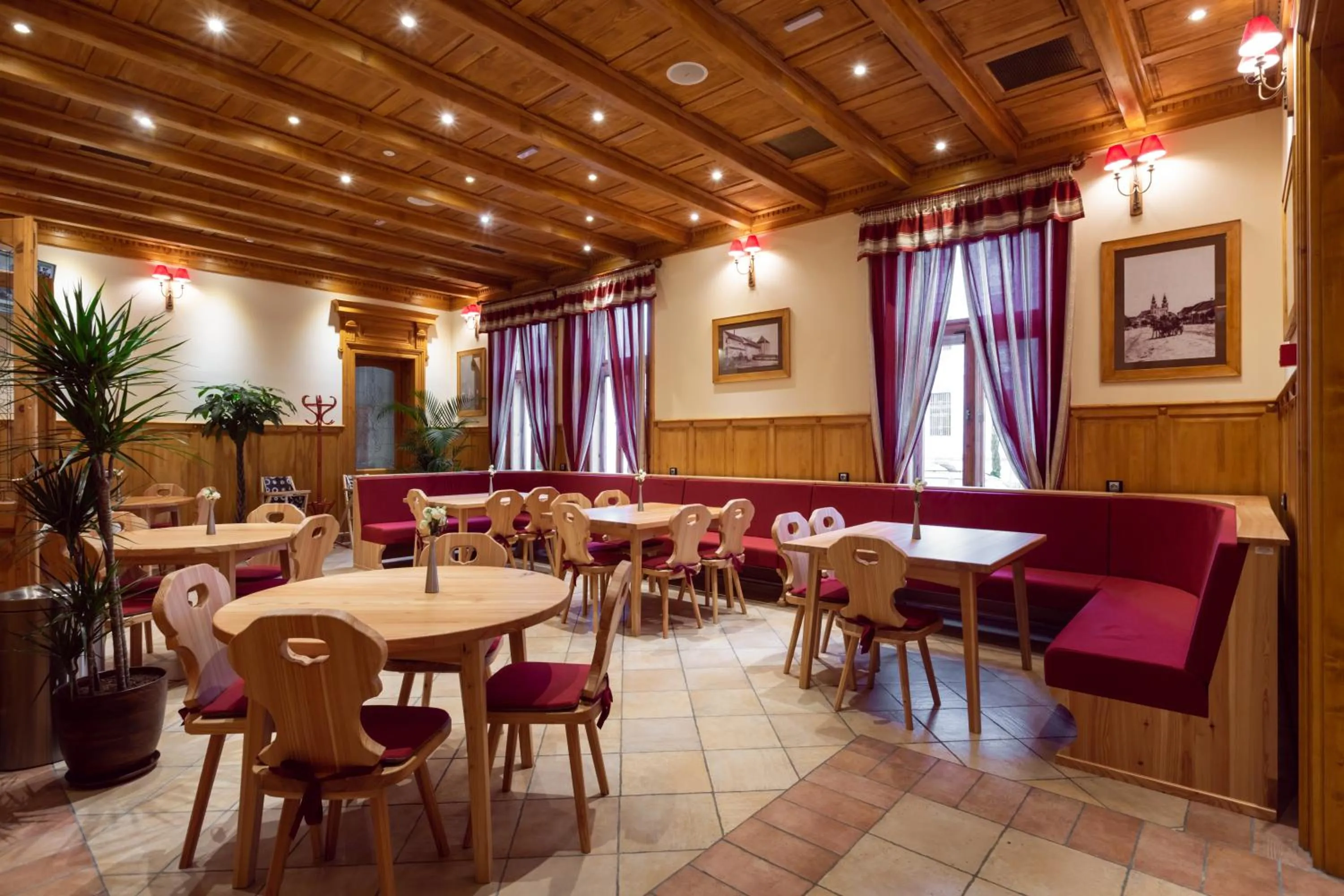 Restaurant/places to eat in Pension Kokel