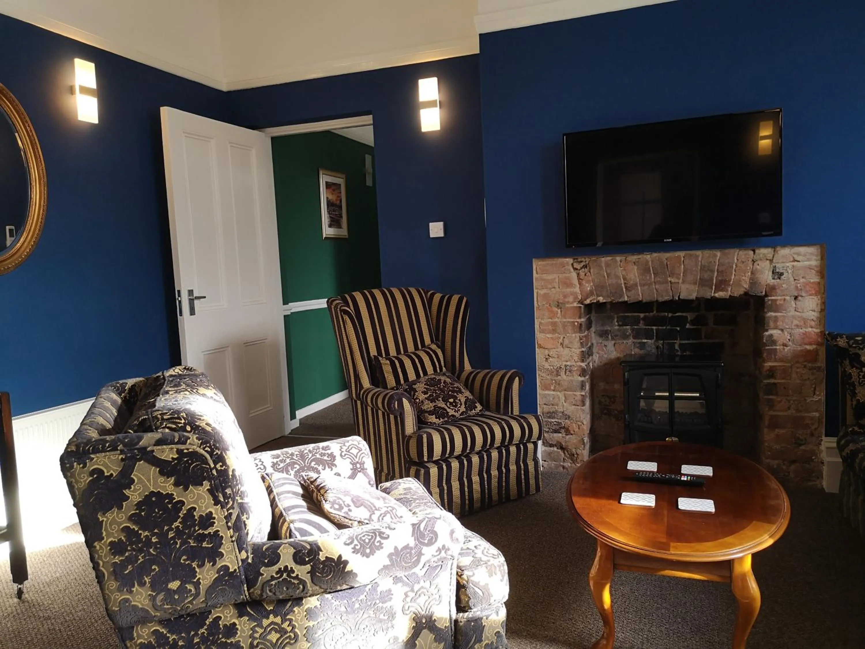 Living room in 2 Bedroom Apartment at Kent Escapes Short Lets & Serviced Accommodation Kent, Bouverie Escape Folkestone with Wifi