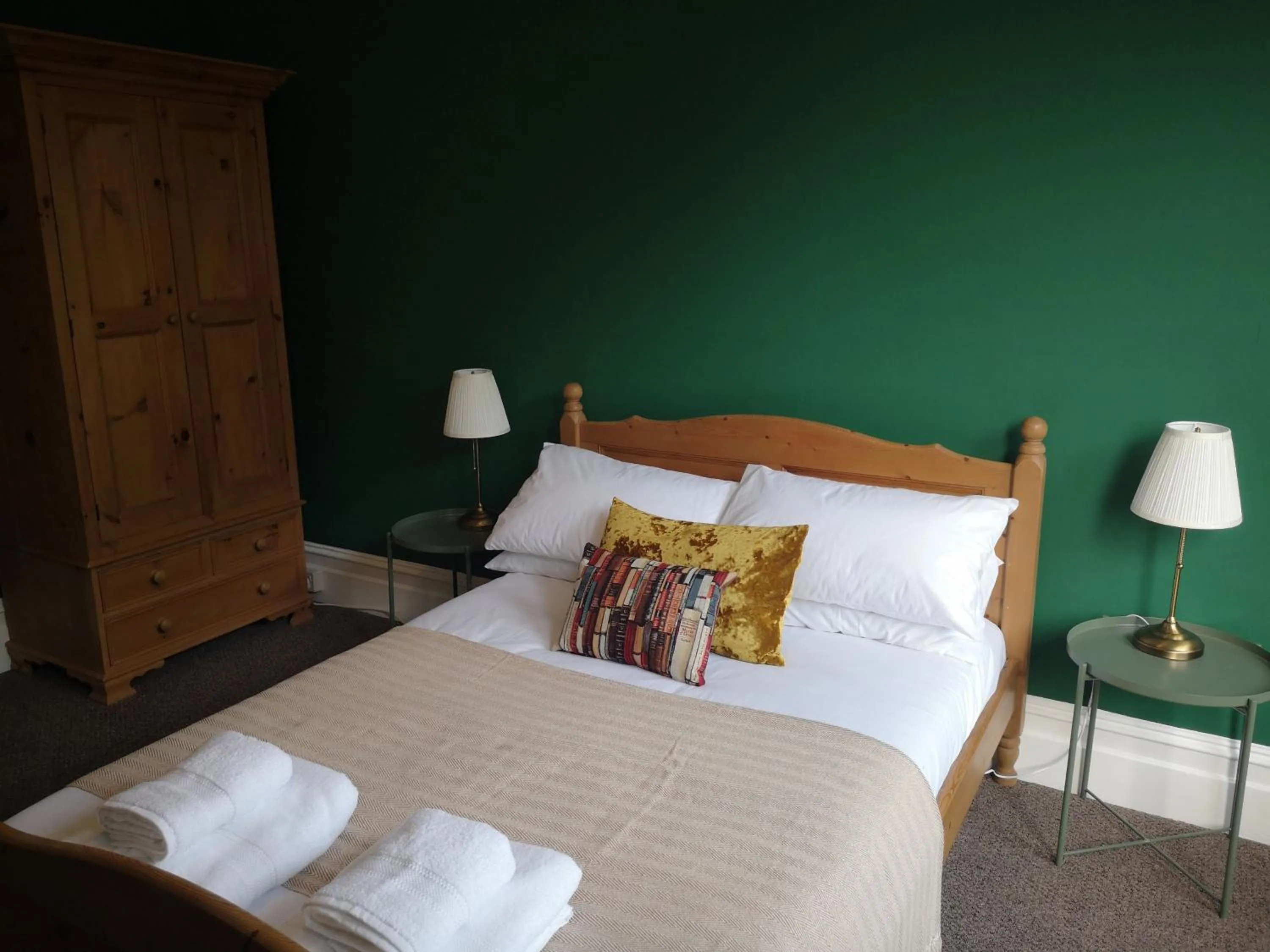 Bedroom in 2 Bedroom Apartment at Kent Escapes Short Lets & Serviced Accommodation Kent, Bouverie Escape Folkestone with Wifi