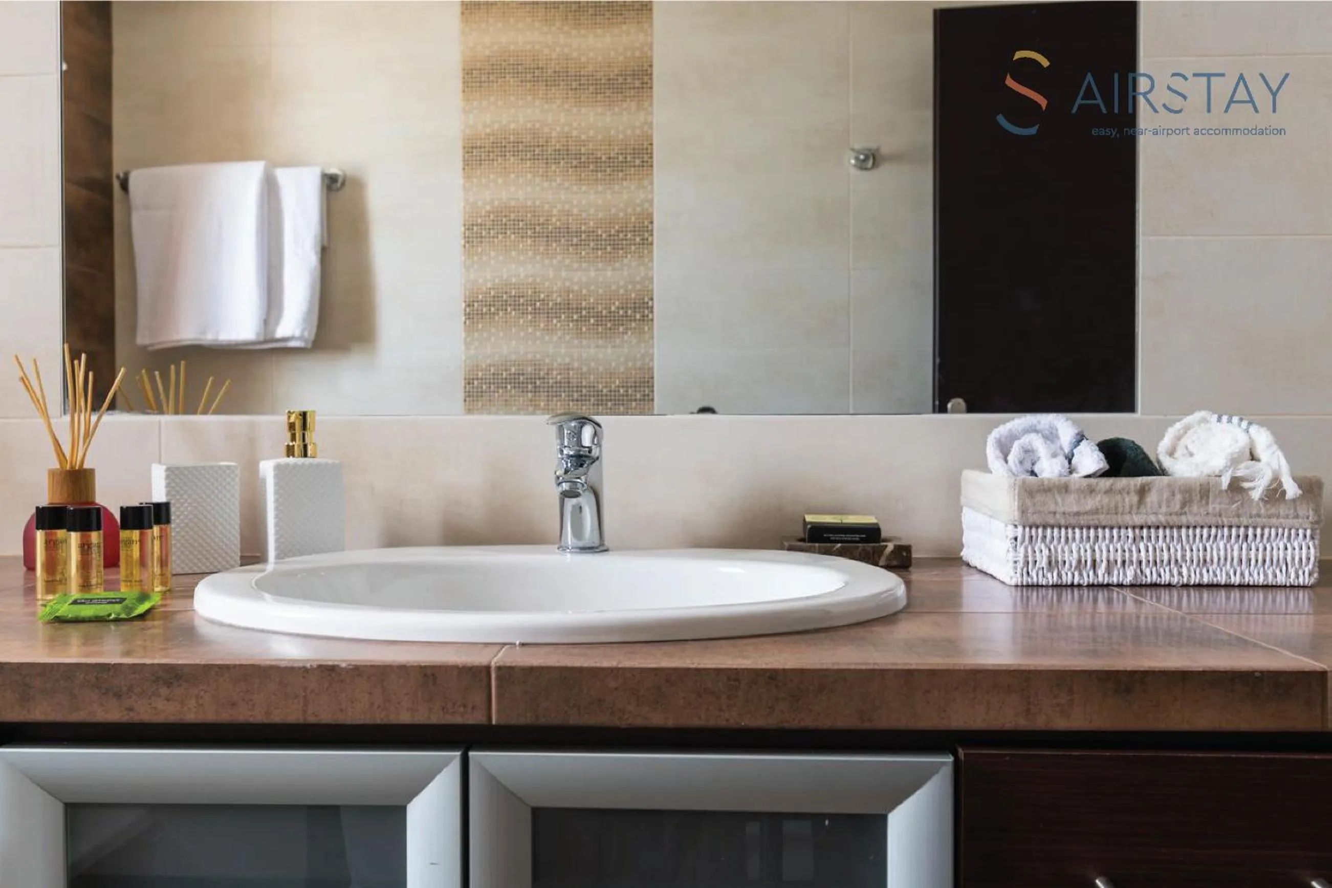 Bathroom in Thresh Apartments Airport by Airstay