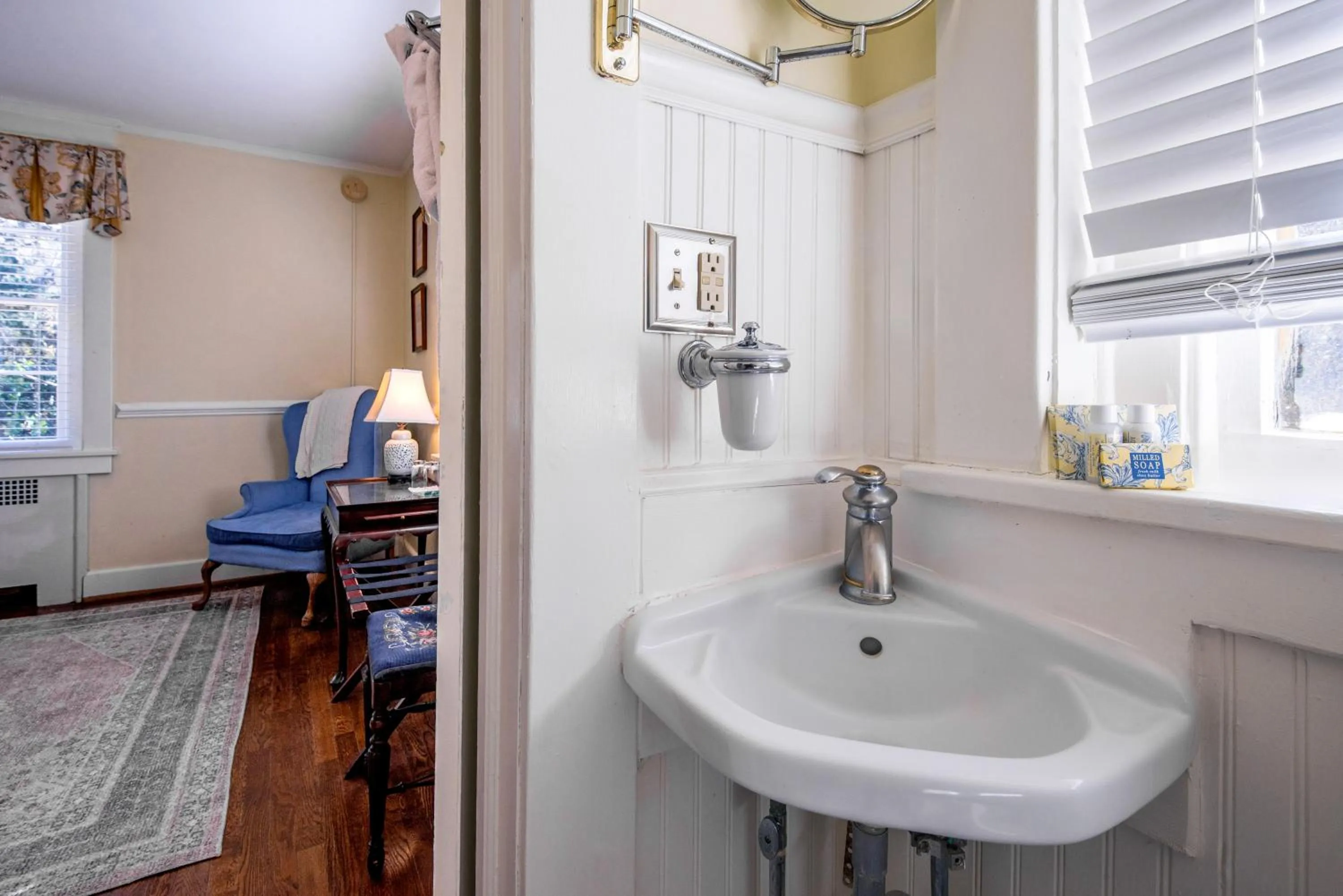 Cedars of Williamsburg Bed & Breakfast