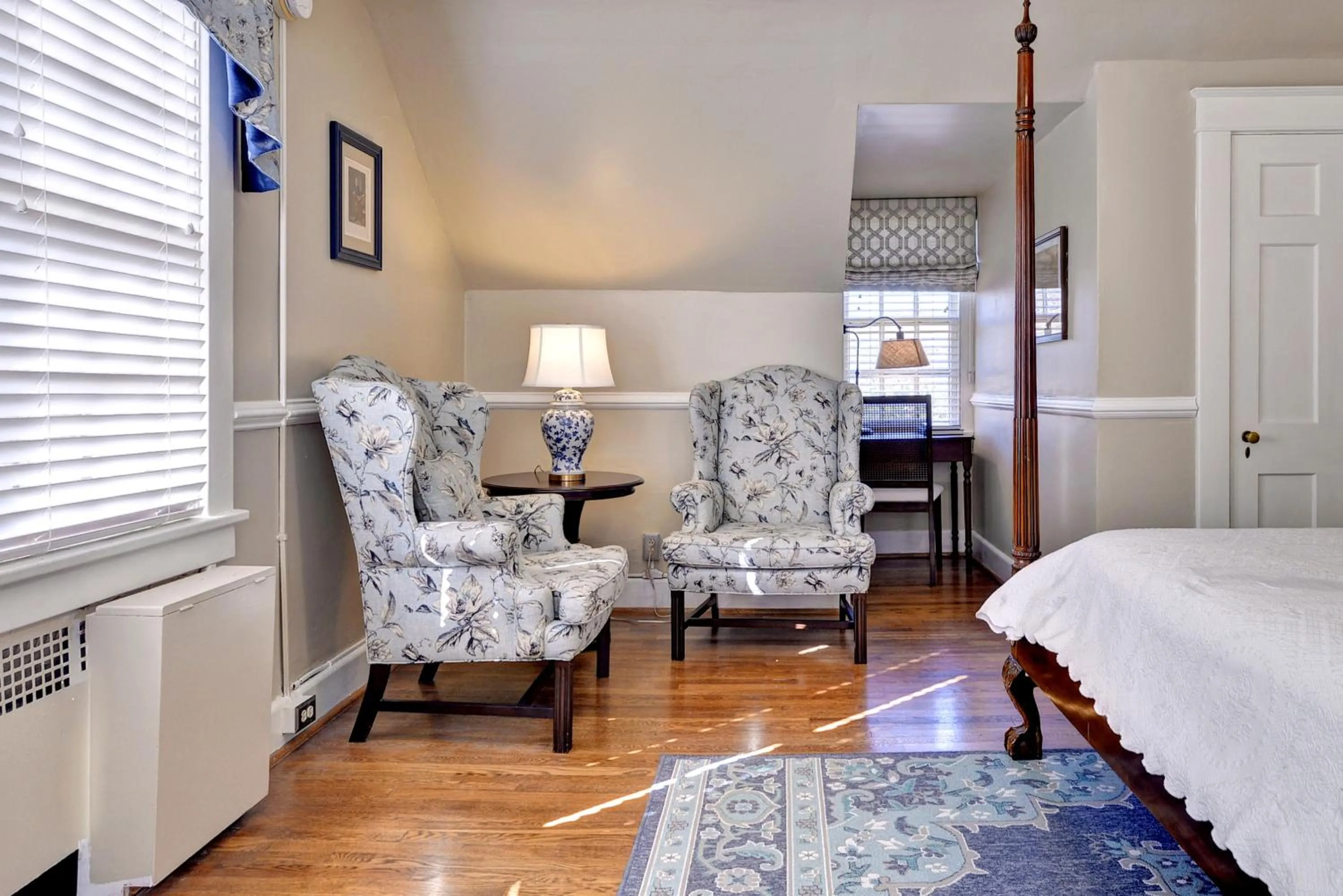 Bed in Cedars of Williamsburg Bed & Breakfast