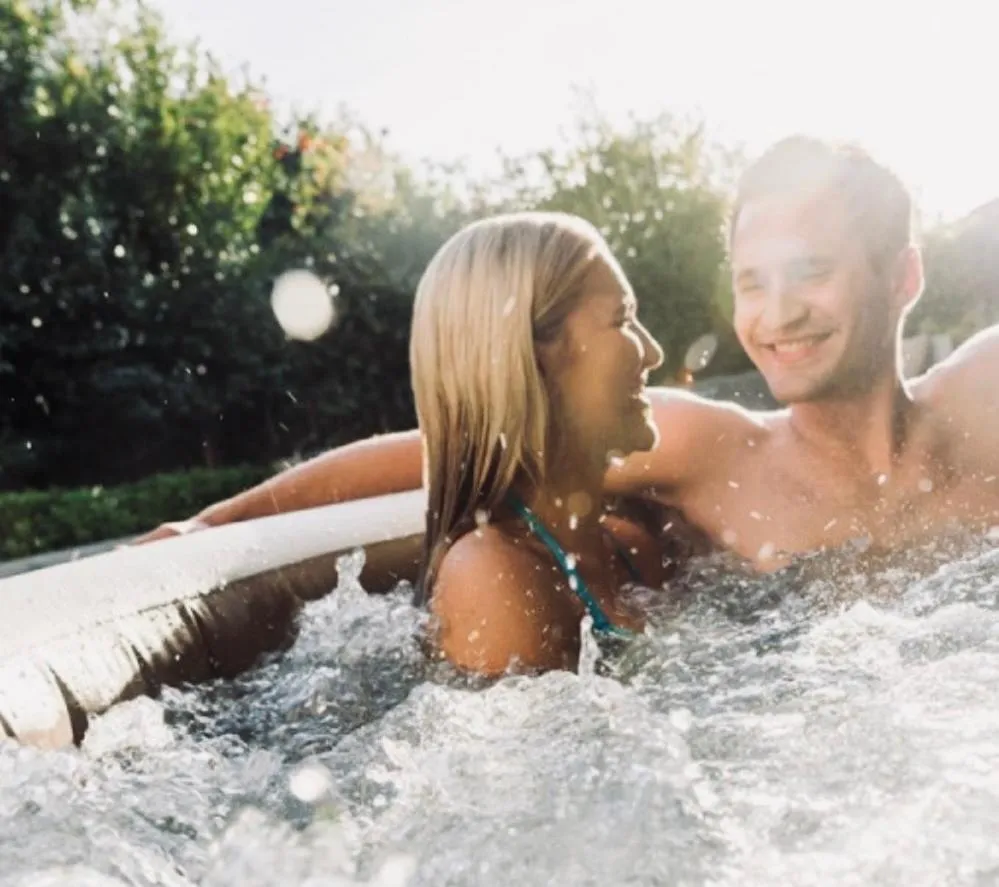 Locations insolites "vie en plein air" cabane et tipi Bastide Bellugue maison d'hôtes reseau Bienvenue à la ferme à 3 mn de lourmarin