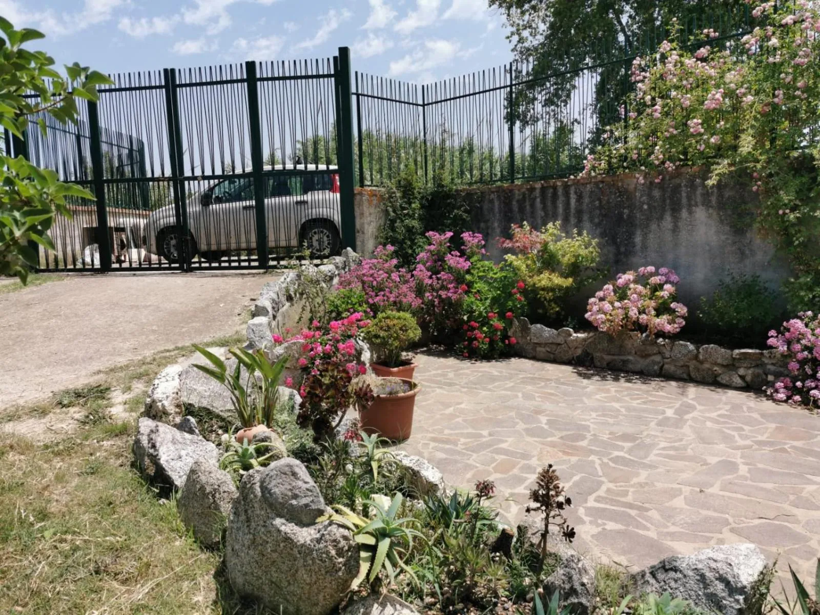 Facade/entrance in Al Passo di Thalia