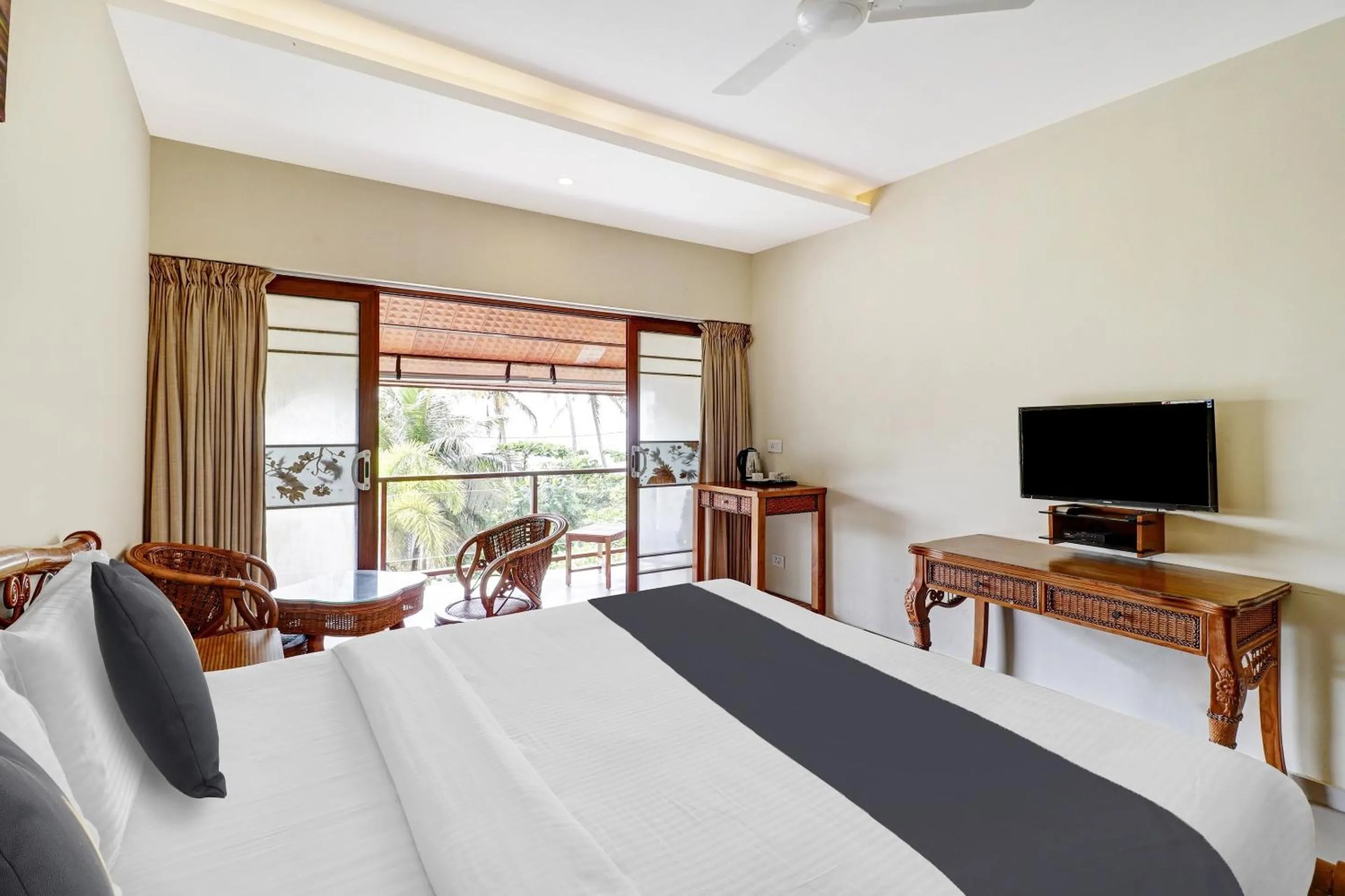 Bedroom, Bed in Super OAK Edassery's Sealine Villa Stay