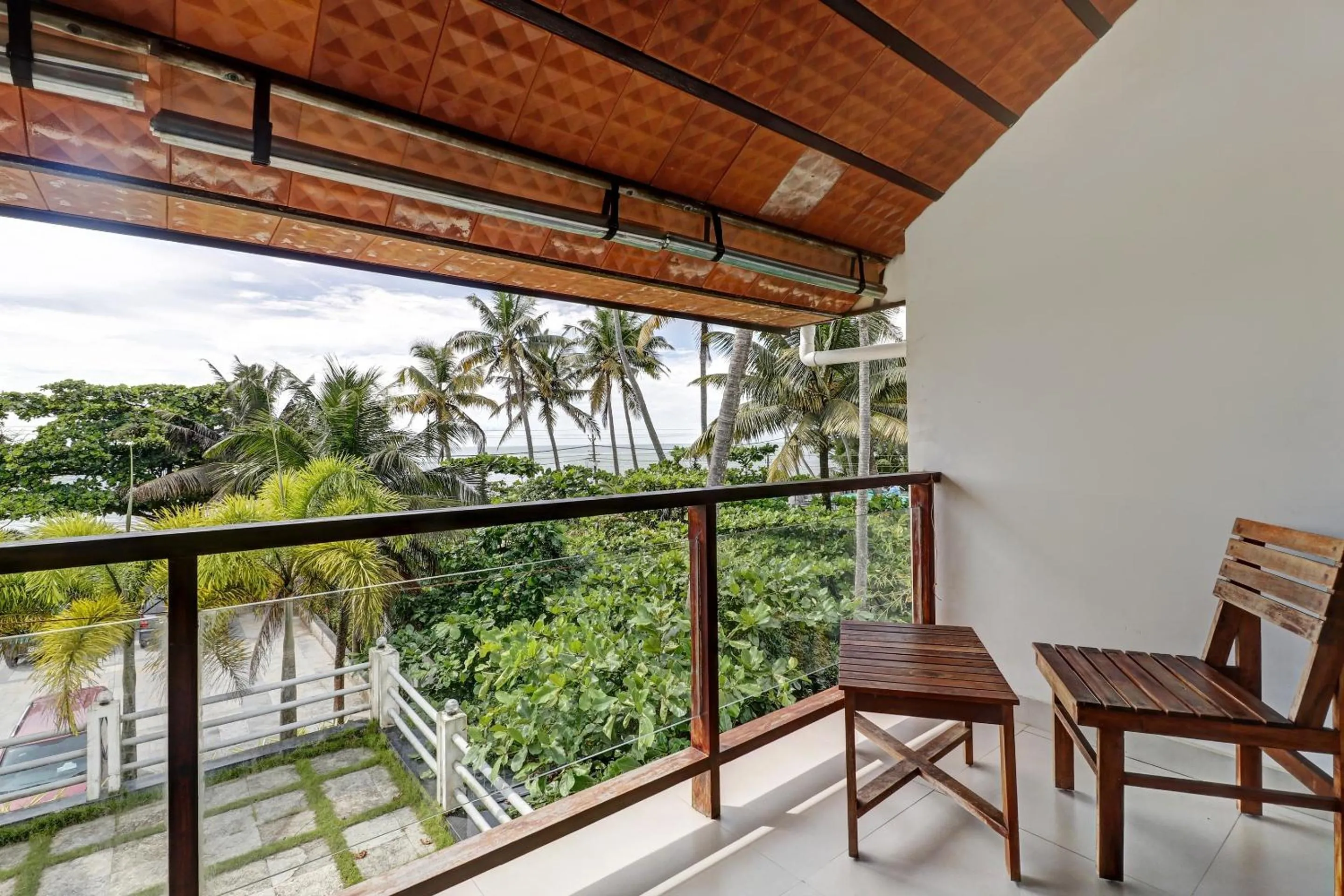 Facade/entrance in Super OAK Edassery's Sealine Villa Stay