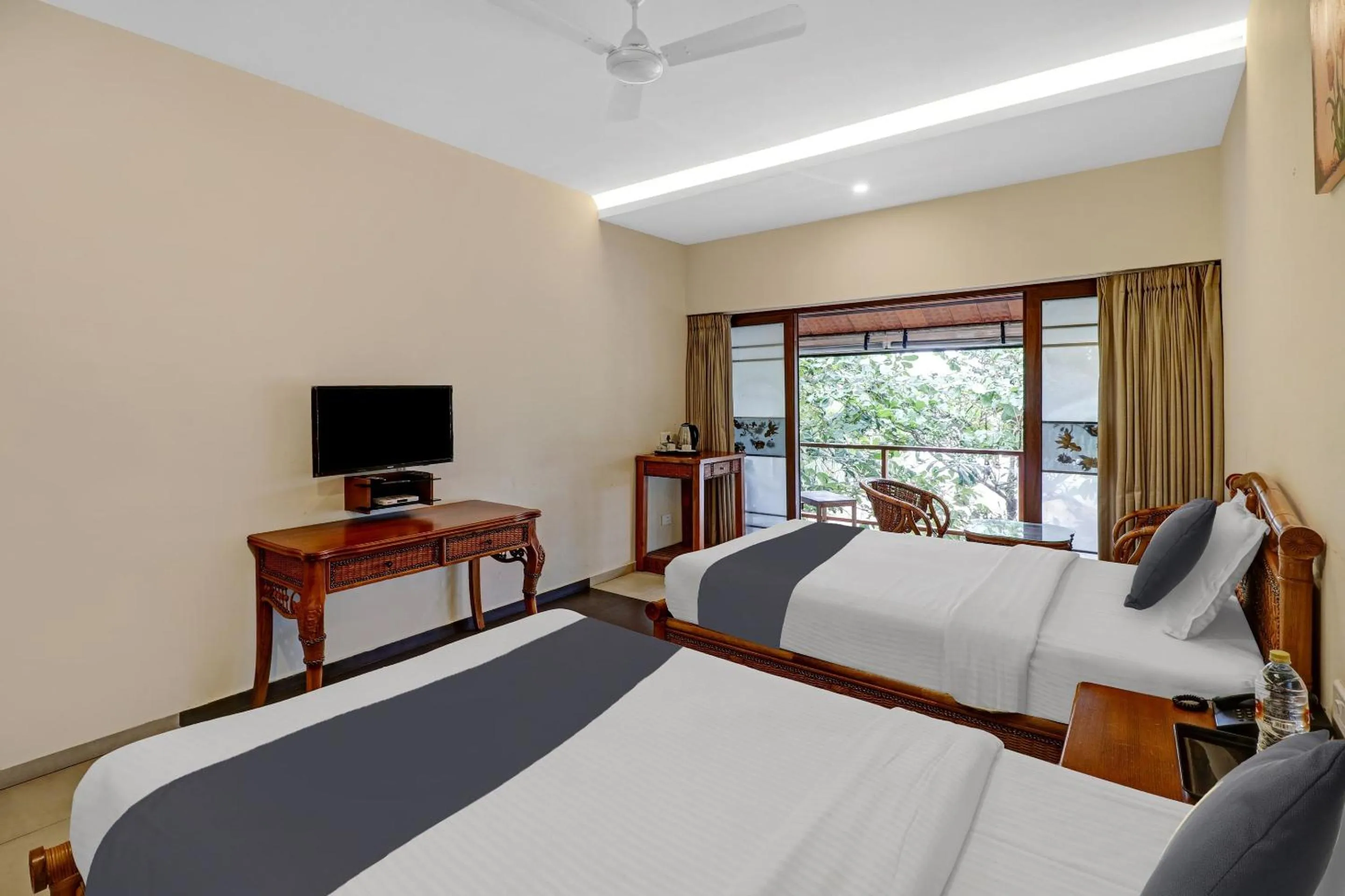 Bedroom, Bed in Super OAK Edassery's Sealine Villa Stay