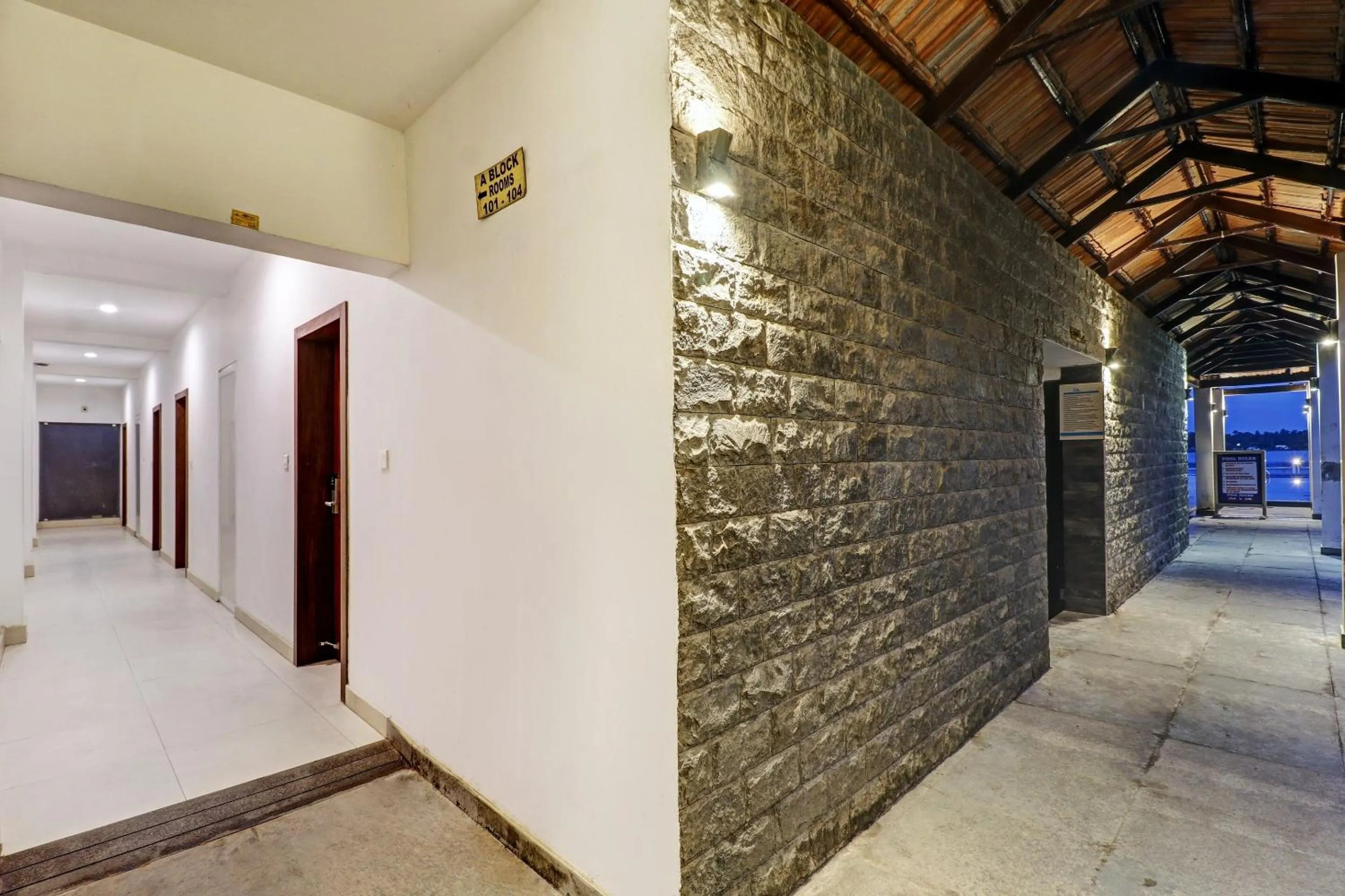 Lobby or reception in Super OAK Edassery's Sealine Villa Stay