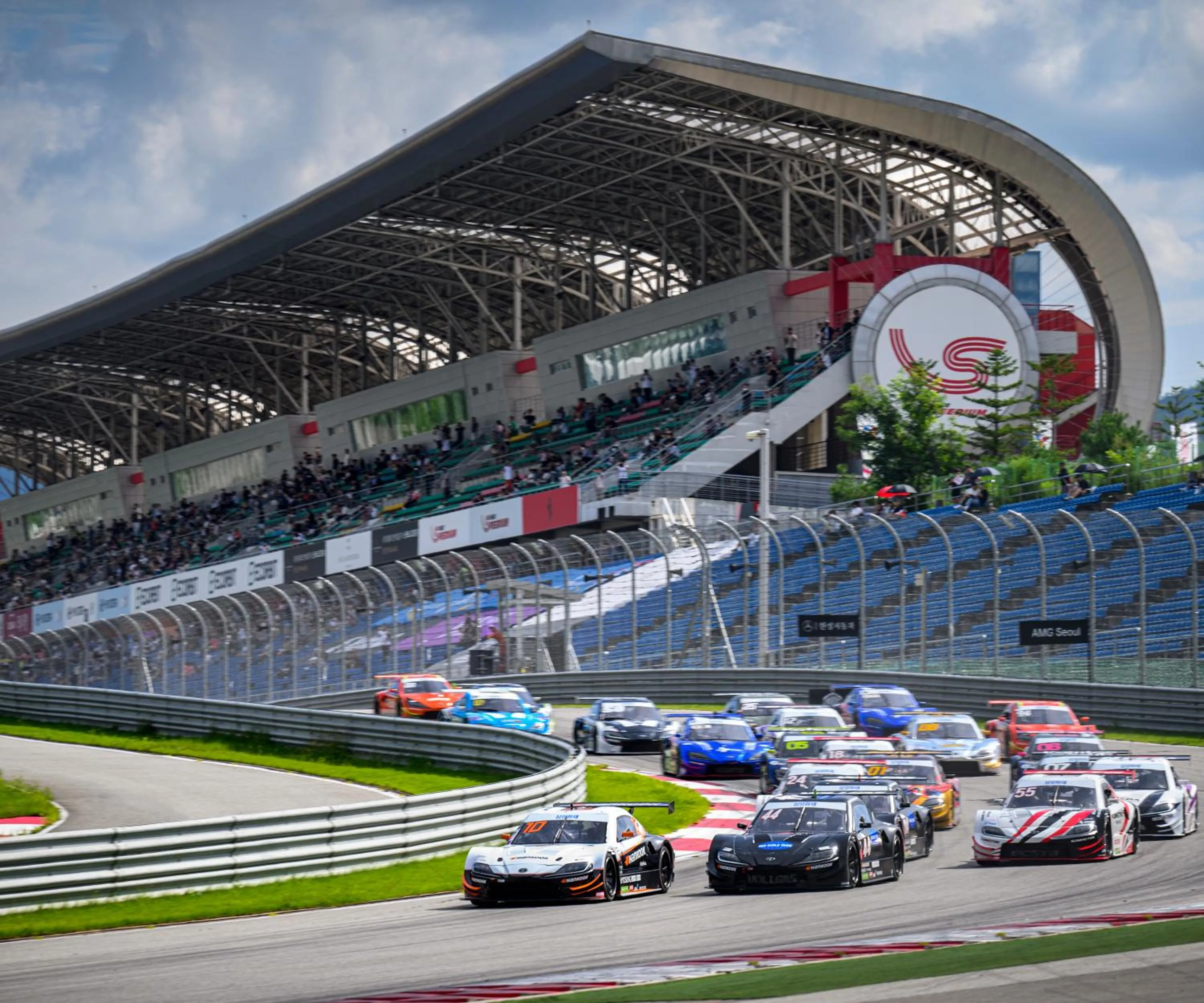 Entertainment in Take Hotel & Resort Inje Speedium