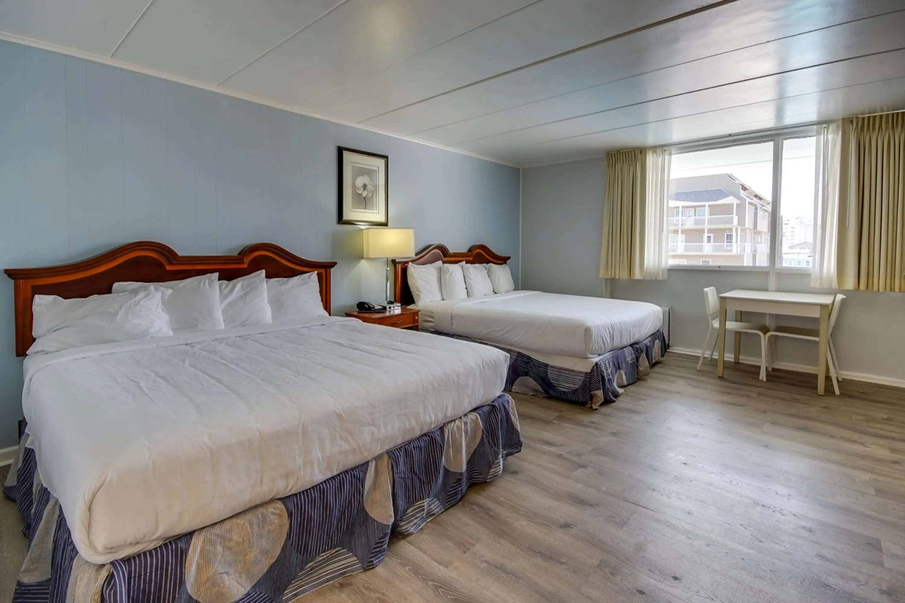 Bedroom, Bed in Rideau Oceanfront Motel