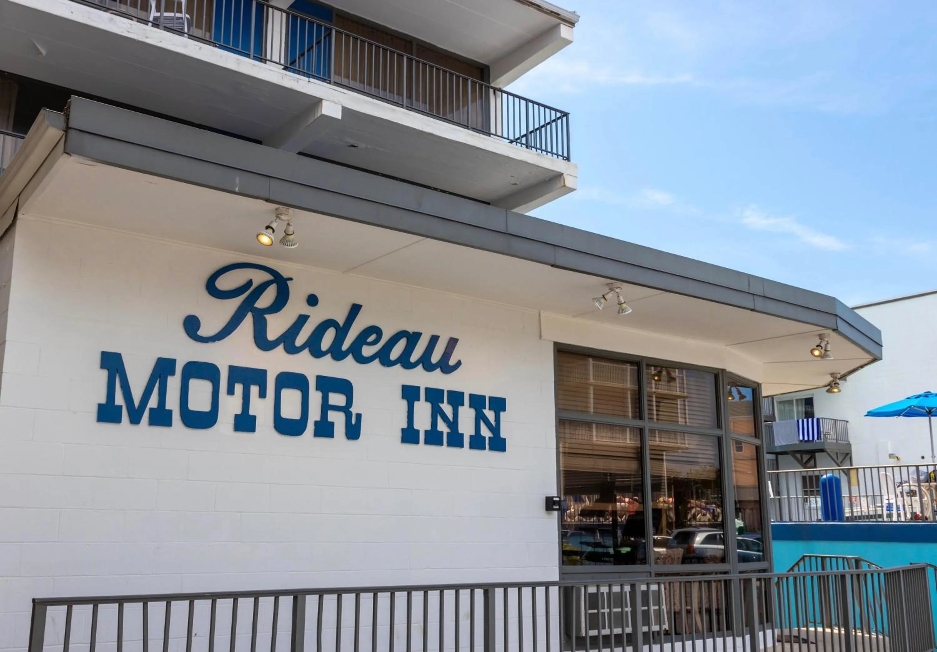 Facade/entrance in Rideau Oceanfront Motel