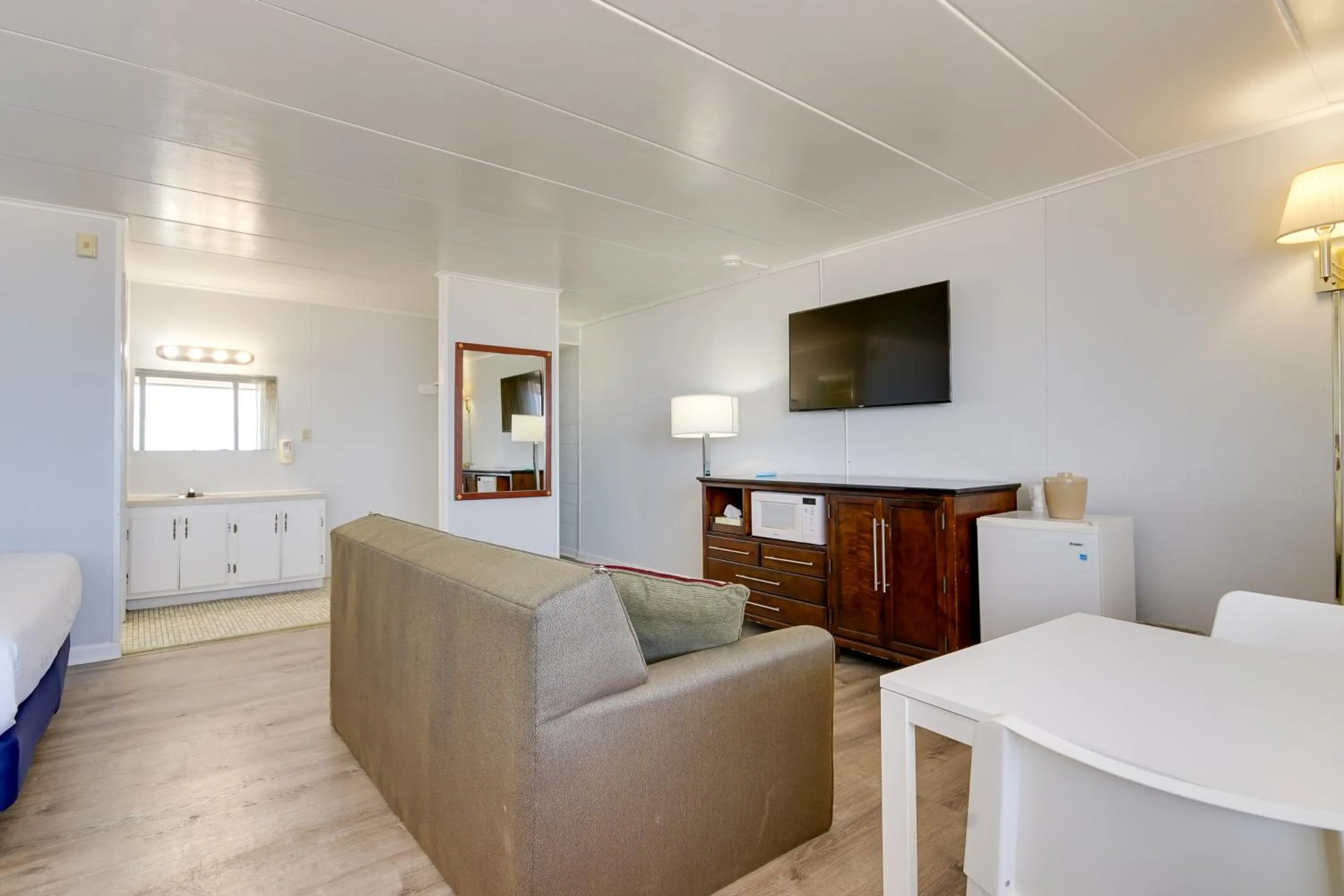 Bedroom in Rideau Oceanfront Motel