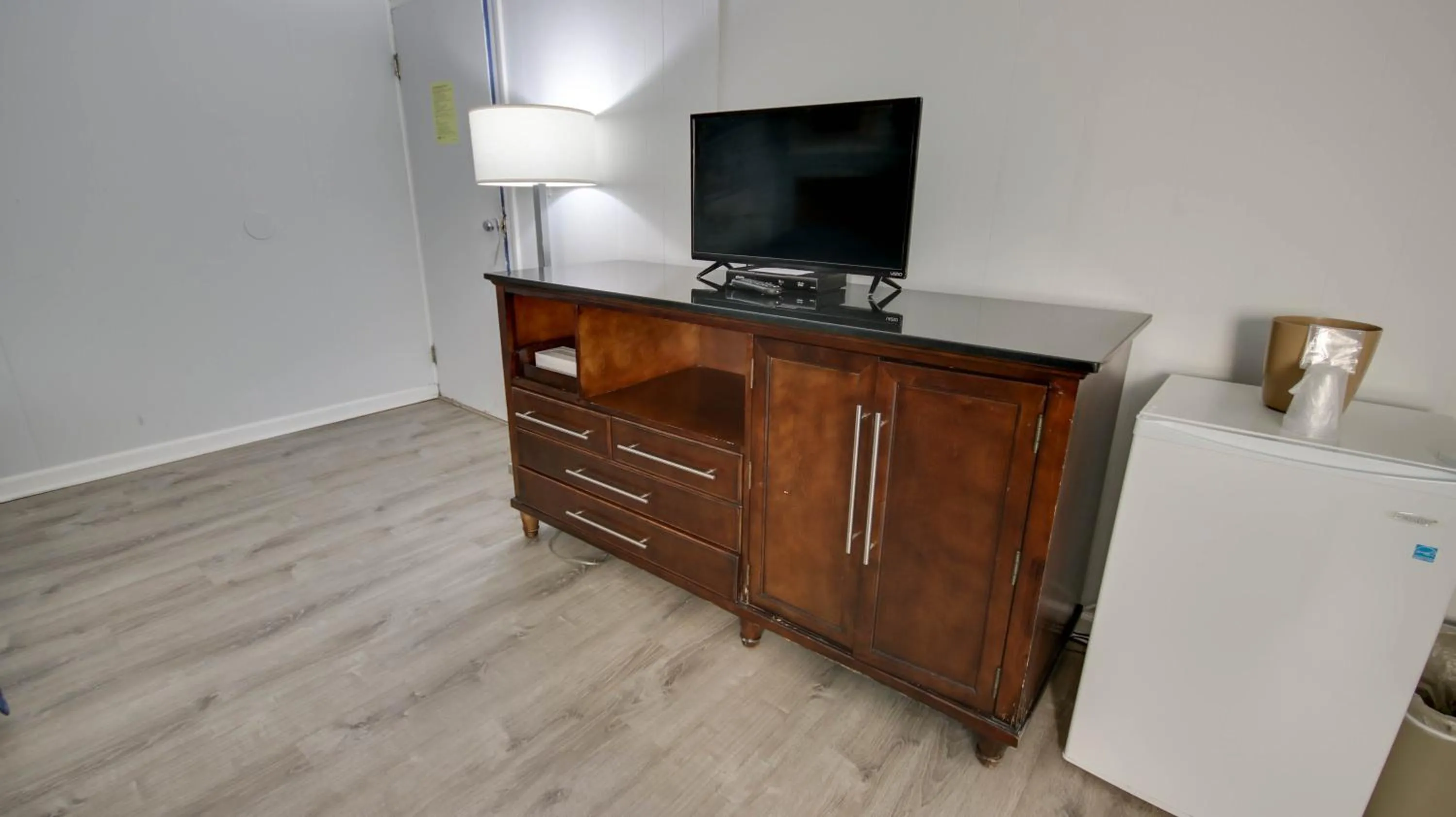 Bedroom in Rideau Oceanfront Motel