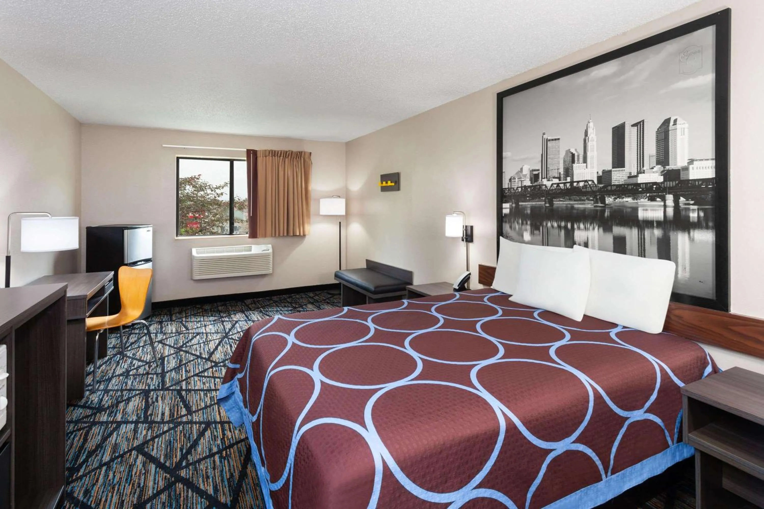 Photo of the whole room, Bed in Super 8 by Wyndham Mt. Vernon