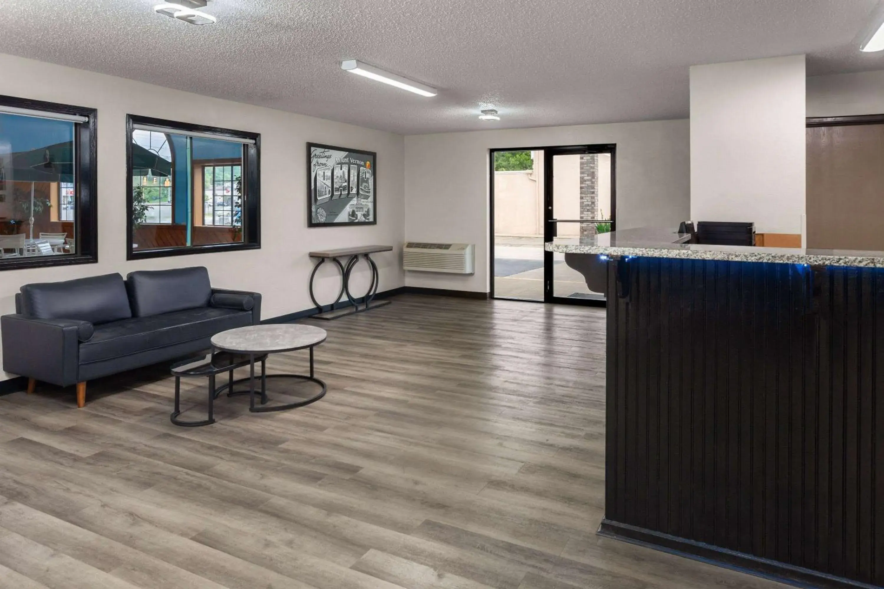 Lobby or reception in Super 8 by Wyndham Mt. Vernon Lobby or reception in Super 8 by Wyndham Mt. Vernon
