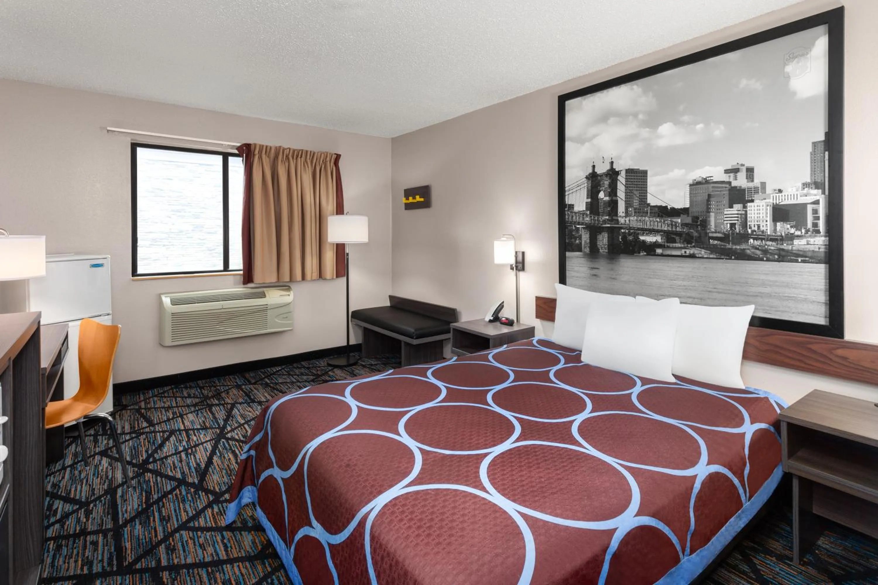 Photo of the whole room, Bed in Super 8 by Wyndham Mt. Vernon