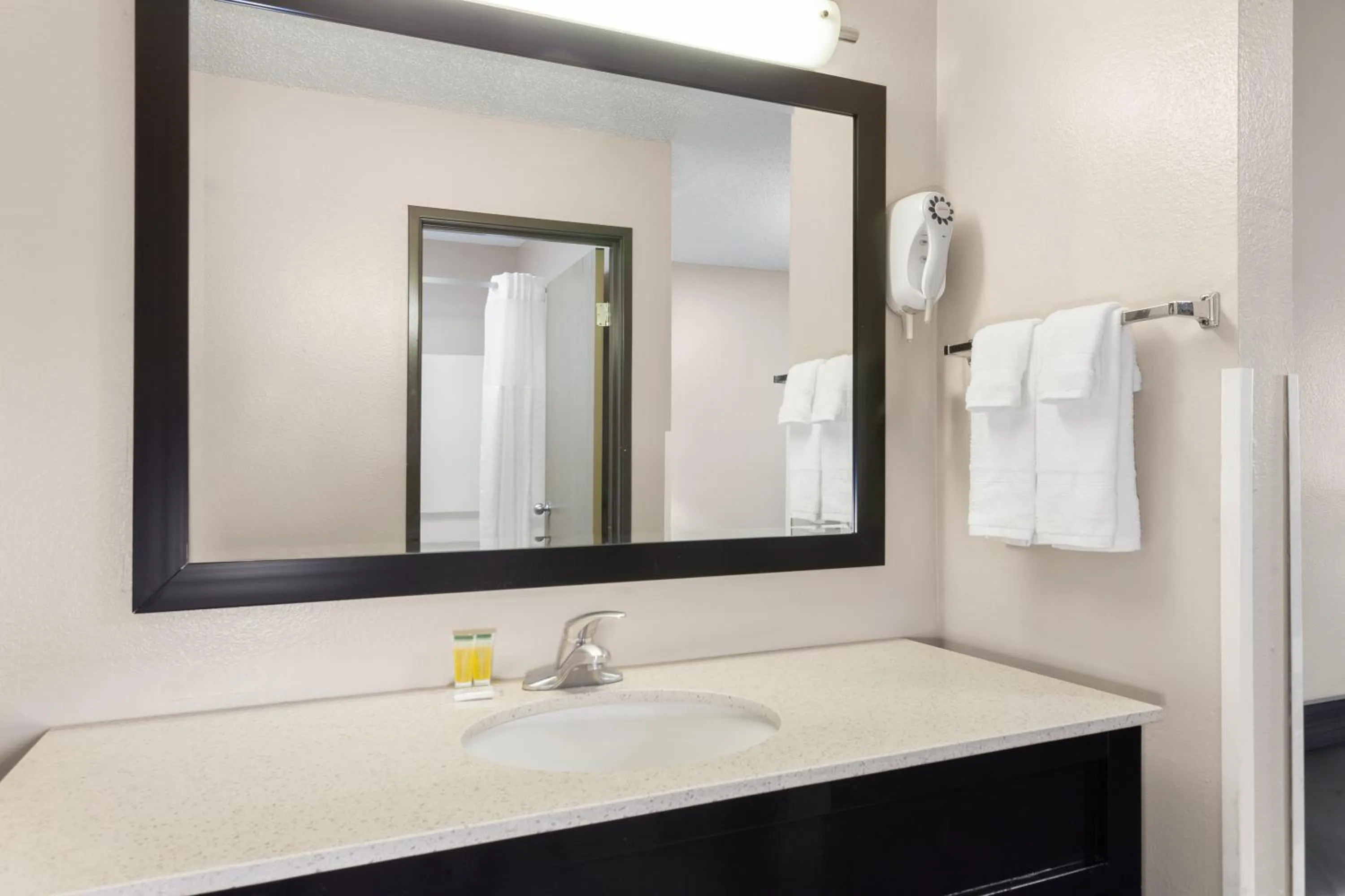 Bathroom in Super 8 by Wyndham Mt. Vernon