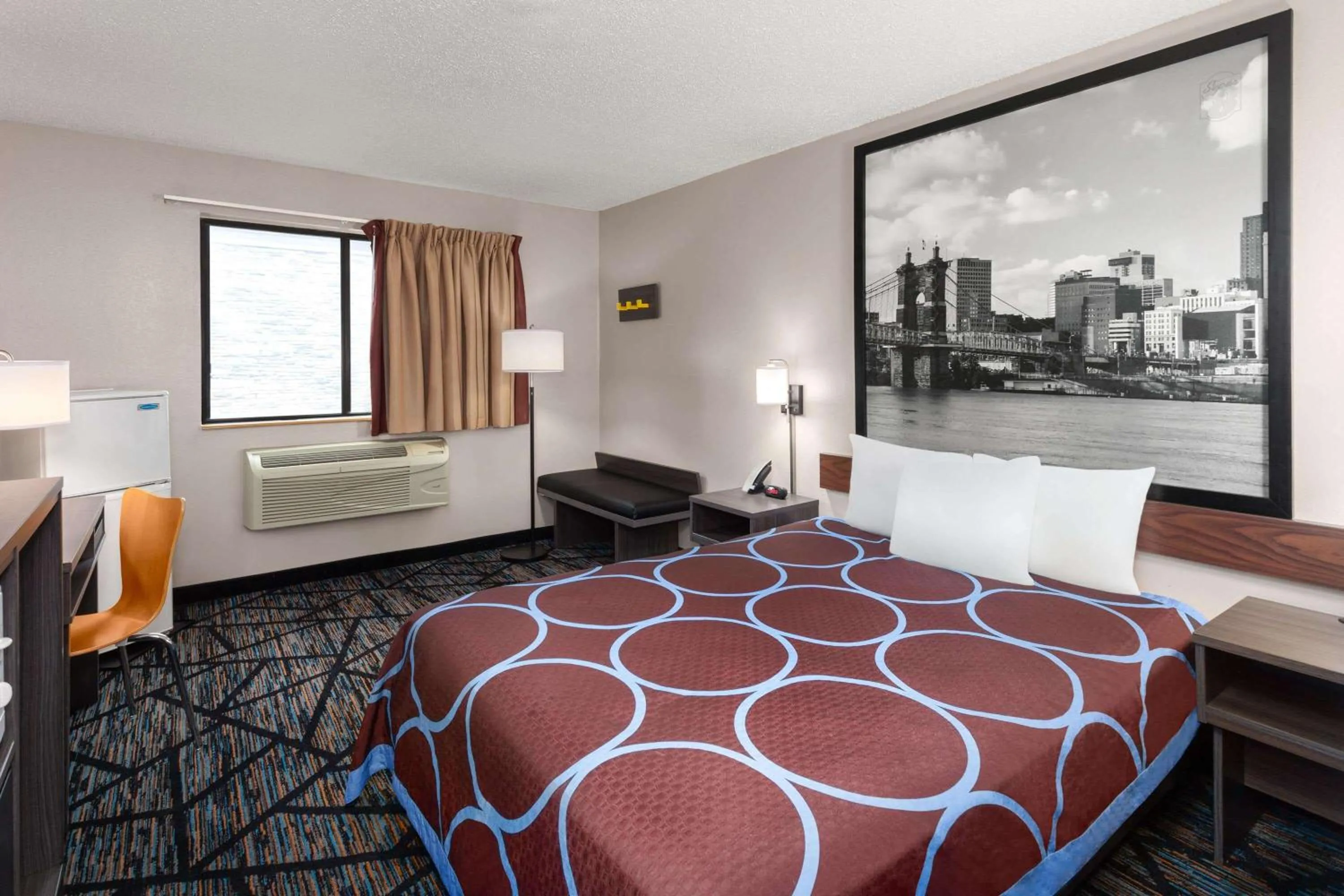 Photo of the whole room, Bed in Super 8 by Wyndham Mt. Vernon