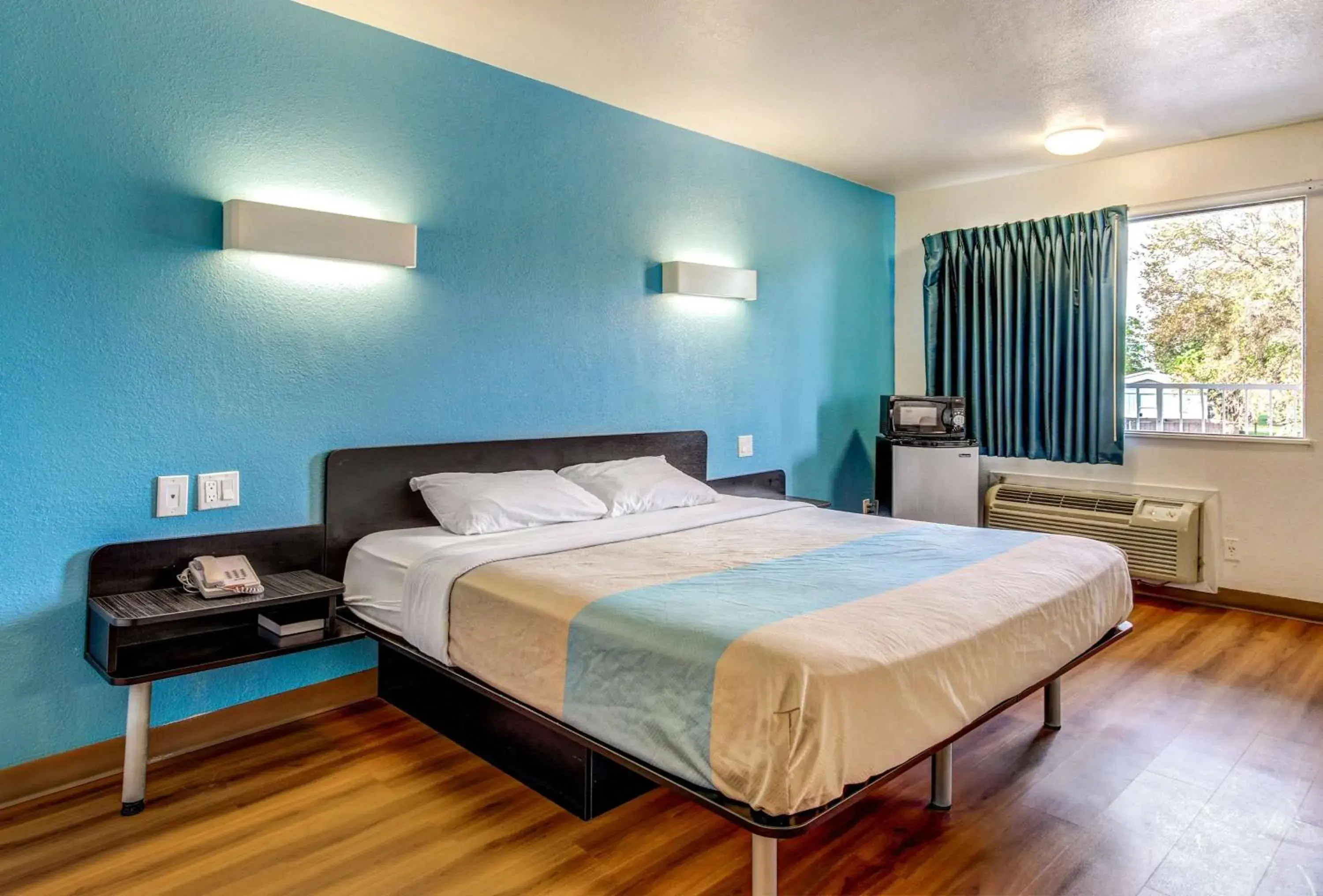 King Room - Non-Smoking in Motel 6 Waco - Lacy Lakeview King Room - Non-Smoking in Motel 6 Waco - Lacy Lakeview