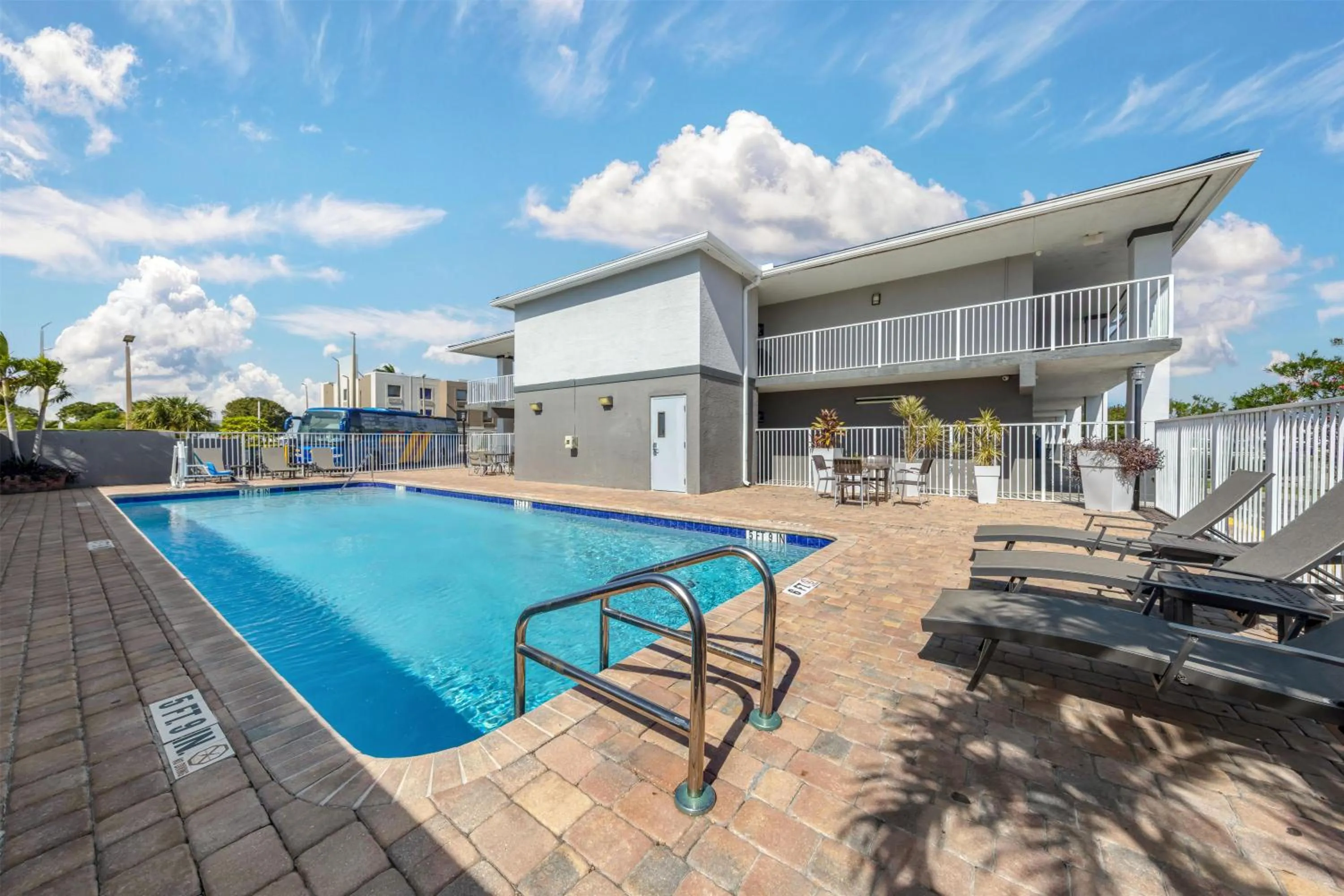 Pool view in Best Western of Clewiston