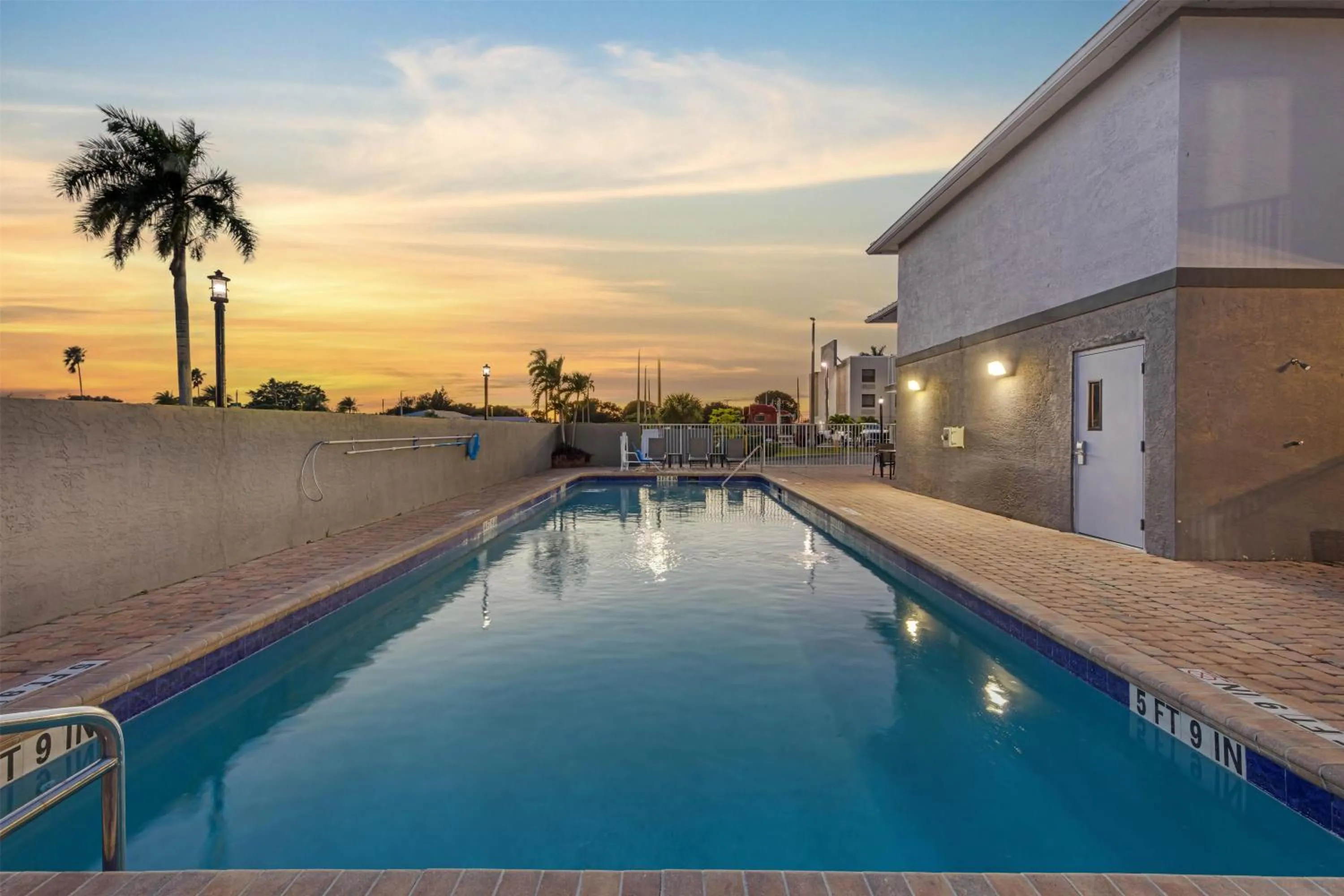 Pool view in Best Western of Clewiston