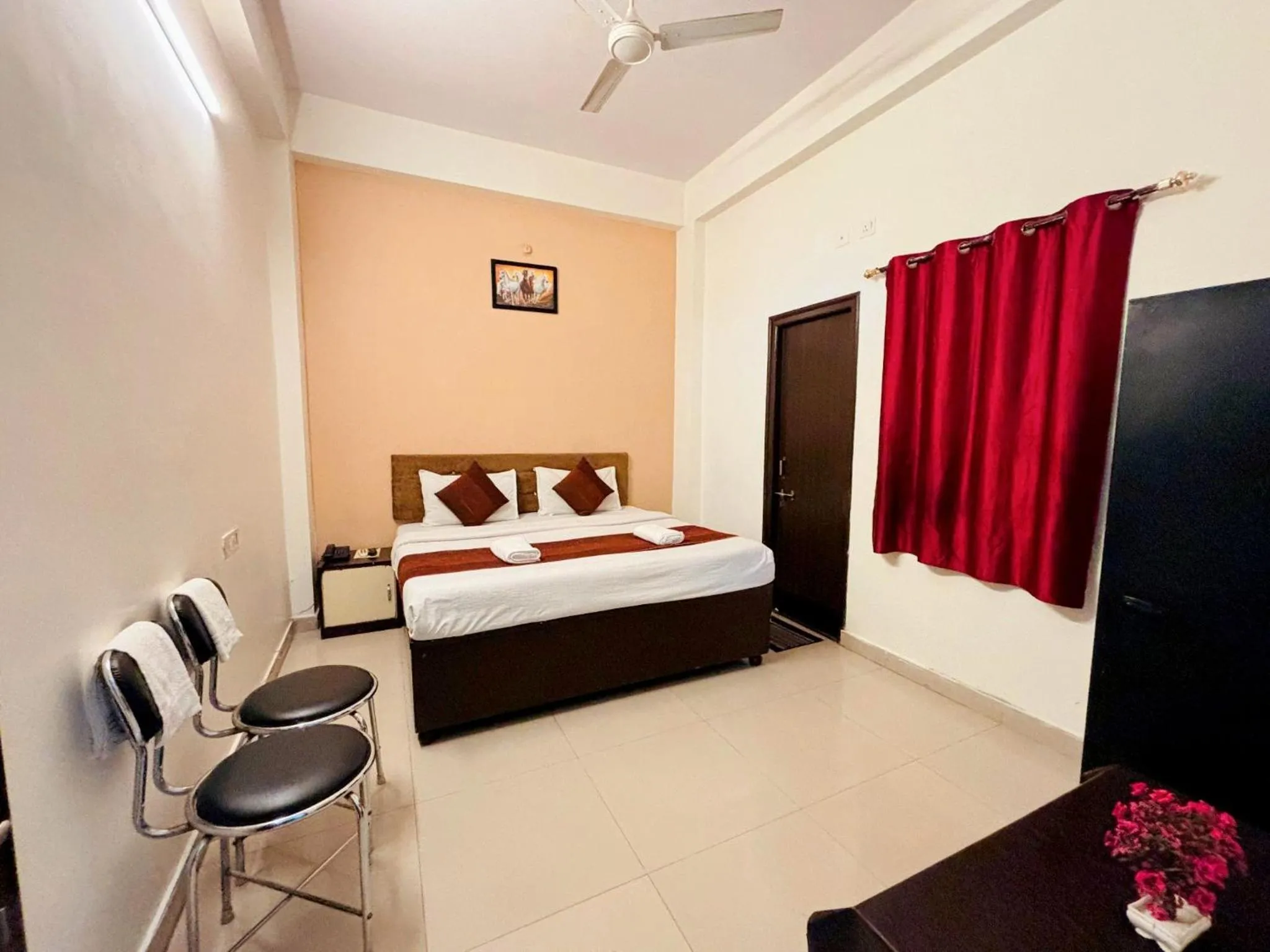 Bed in Hotel Sunrise Inn