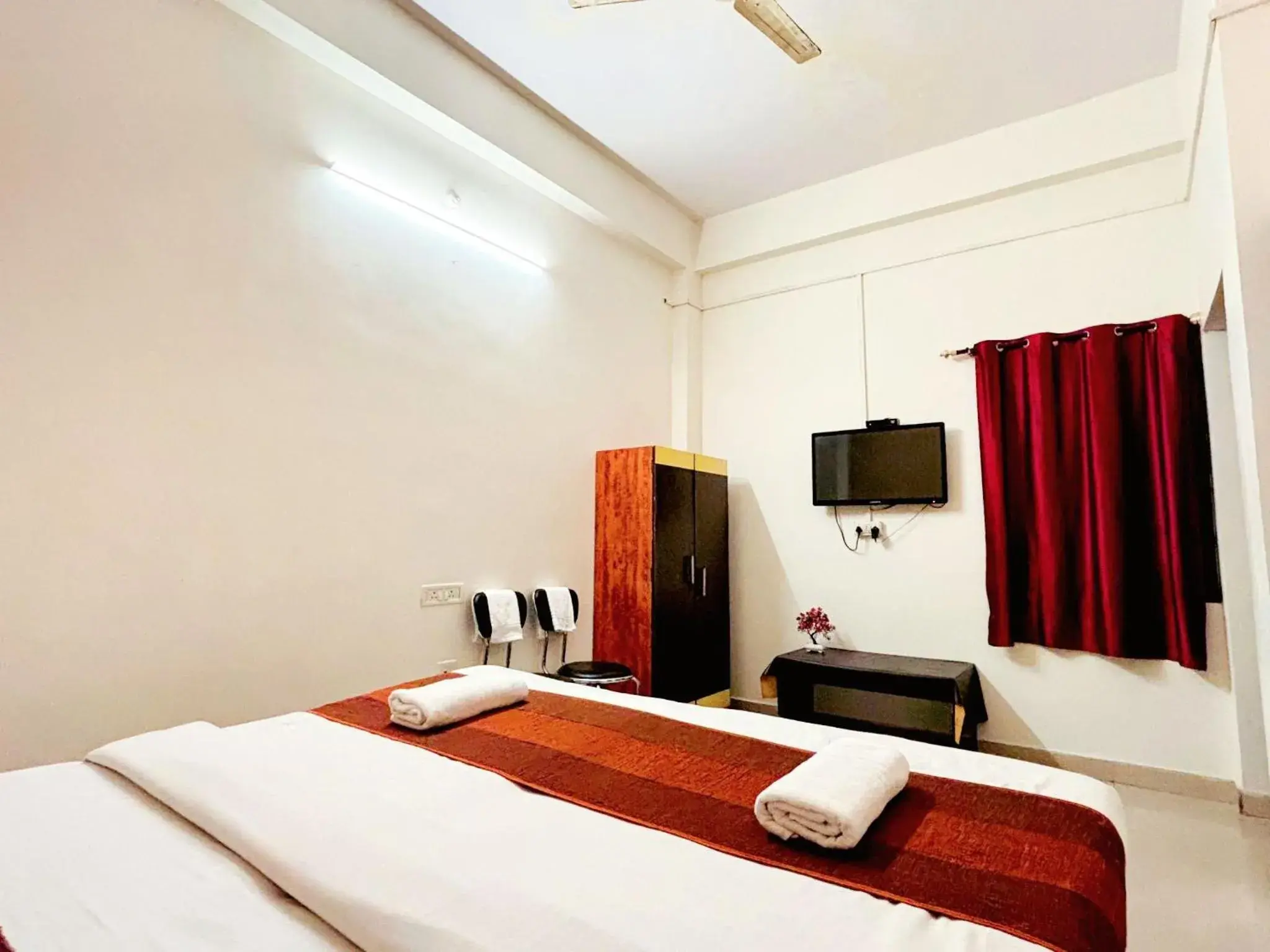 Bed in Hotel Sunrise Inn Bed in Hotel Sunrise Inn