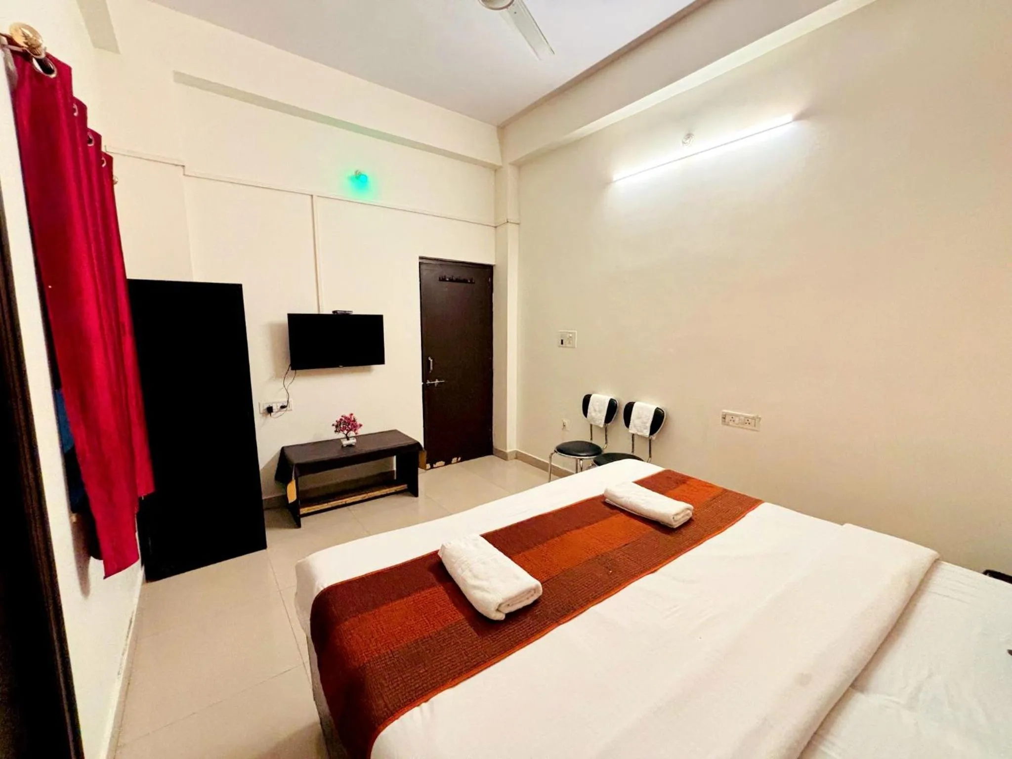 Bed in Hotel Sunrise Inn