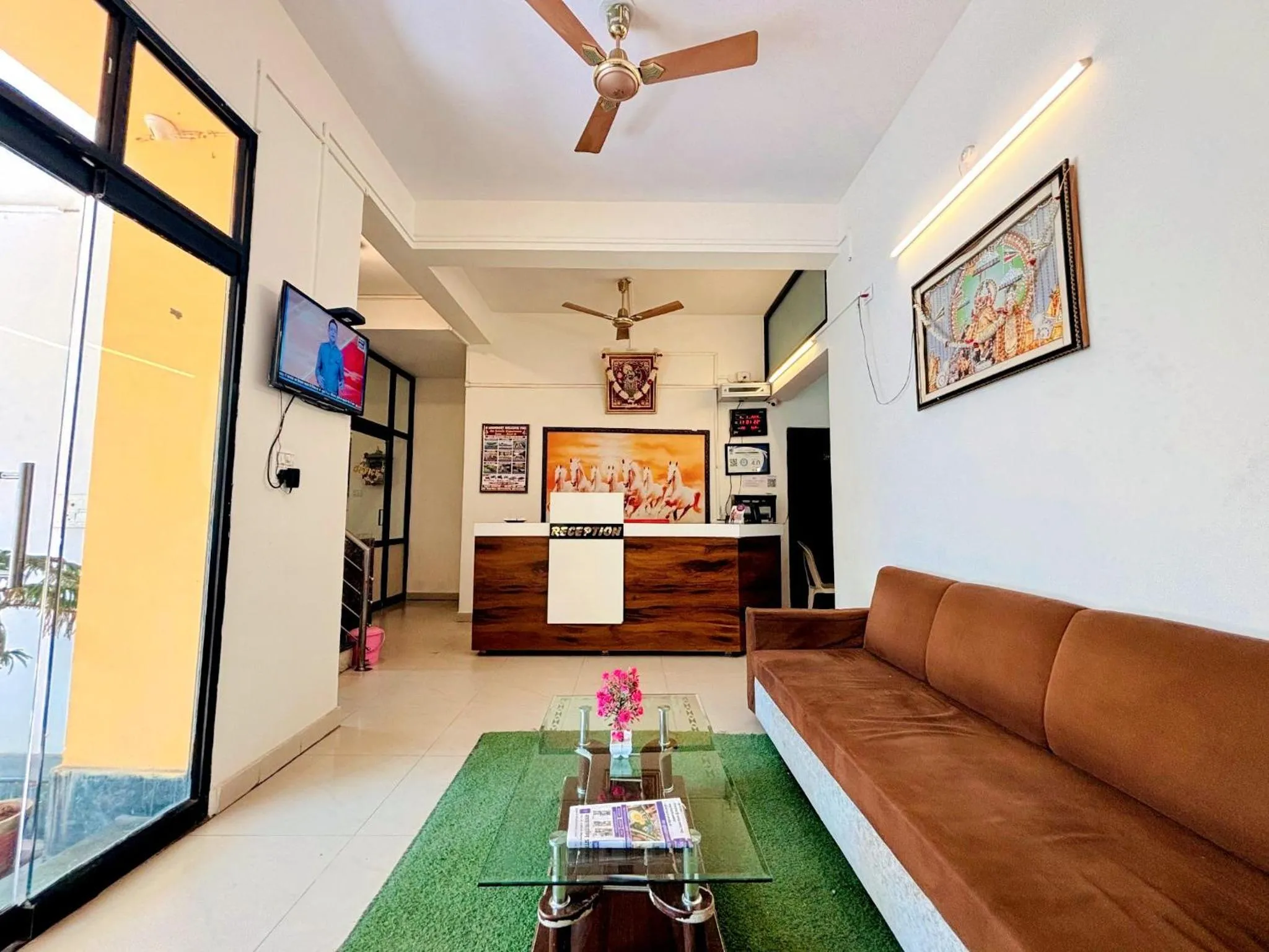 Lobby or reception in Hotel Sunrise Inn