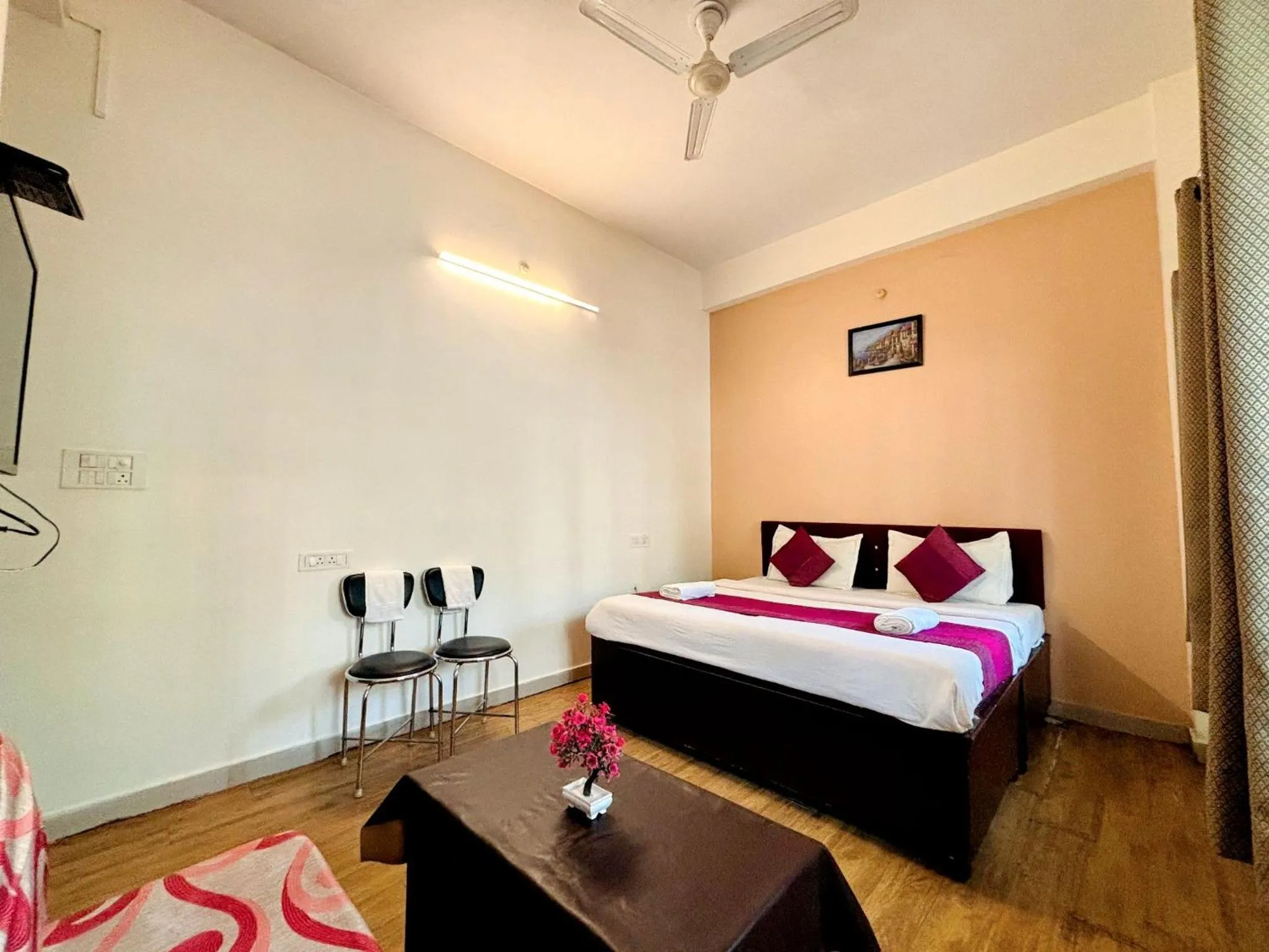 Bed in Hotel Sunrise Inn